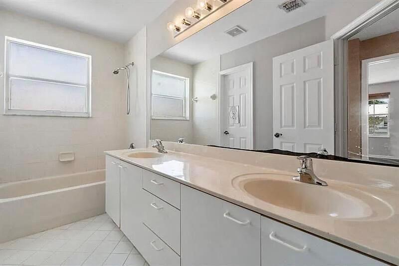 MADISON GREEN 1 - Residential