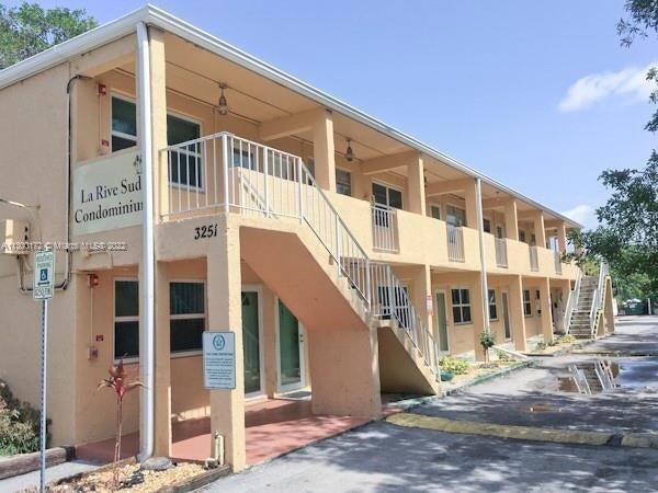 Small 2nd floor condo unit in Waterfront building in Dania Beach for rent. Ideal for someone who enjoys easy affordable living and a quick comute to work, beaches, airport and more. First and security moves you in with quick association approval prior to occupancy. Laundry on site.