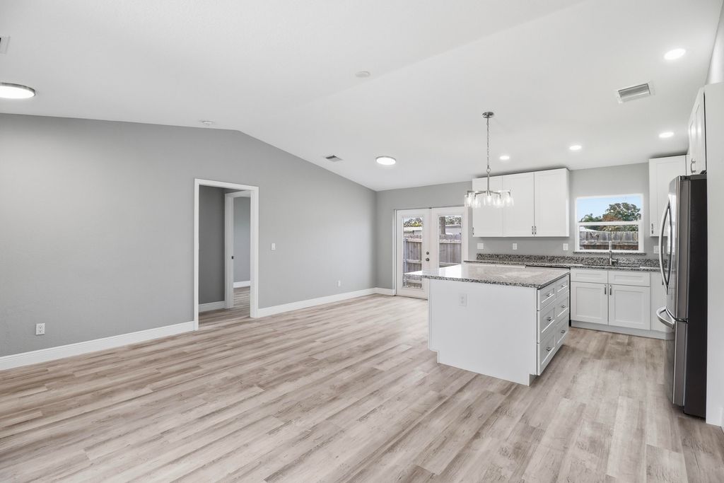 Photo of 2805 SE Carroll Street, Stuart, FL 34997 (MLS # B26026554)