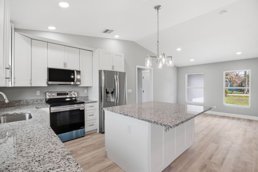 Photo of 2805 SE Carroll Street, Stuart, FL 34997 (MLS # B26026554)