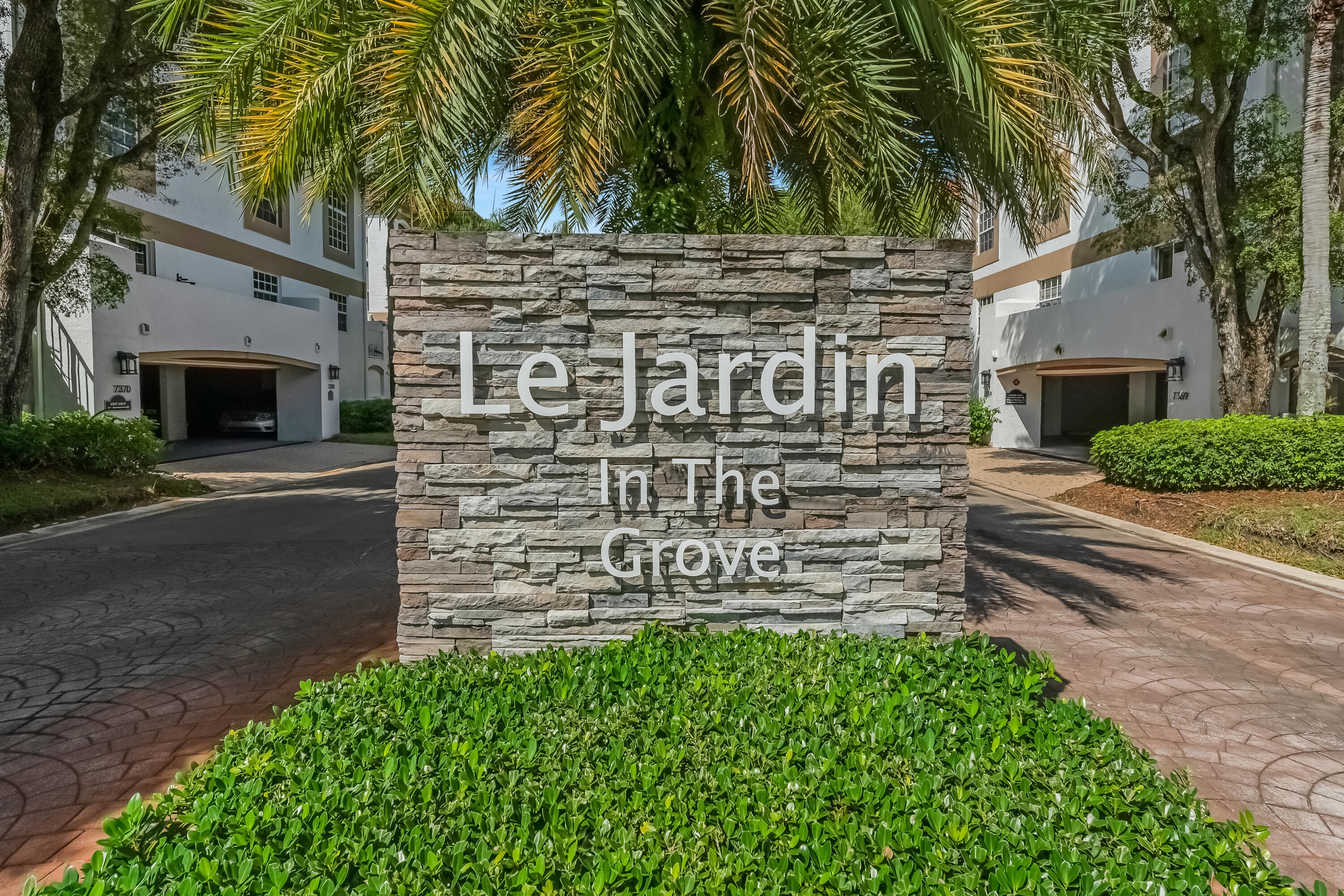 7370 Orangewood Lane 208