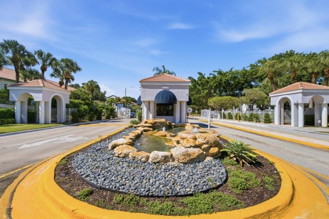 Tiny photo for 5219 EUROPA Drive #E, Boynton Beach, FL 33437 (MLS # B26070213)