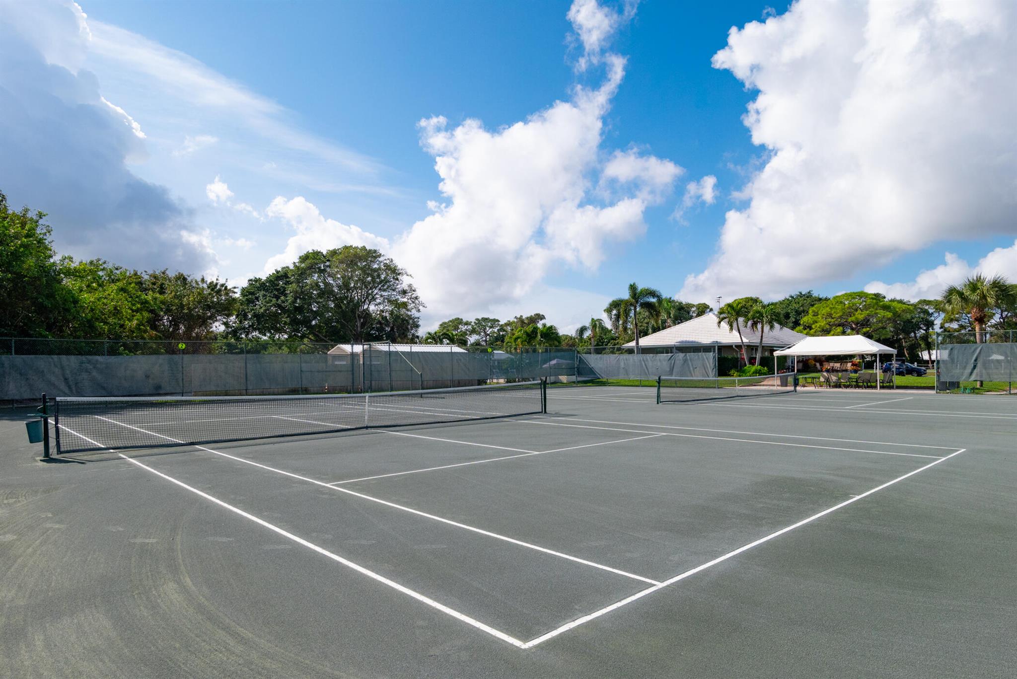 YACHT & COUNTRY CLUB OF S - Residential