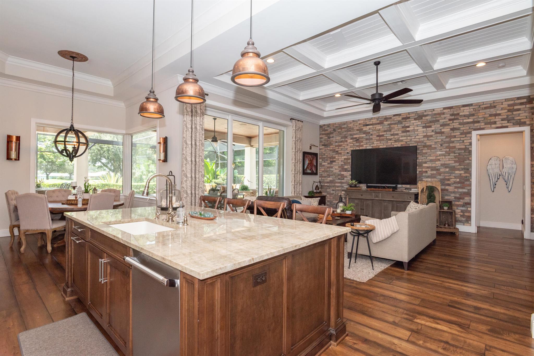 YACHT & COUNTRY CLUB OF S - Residential