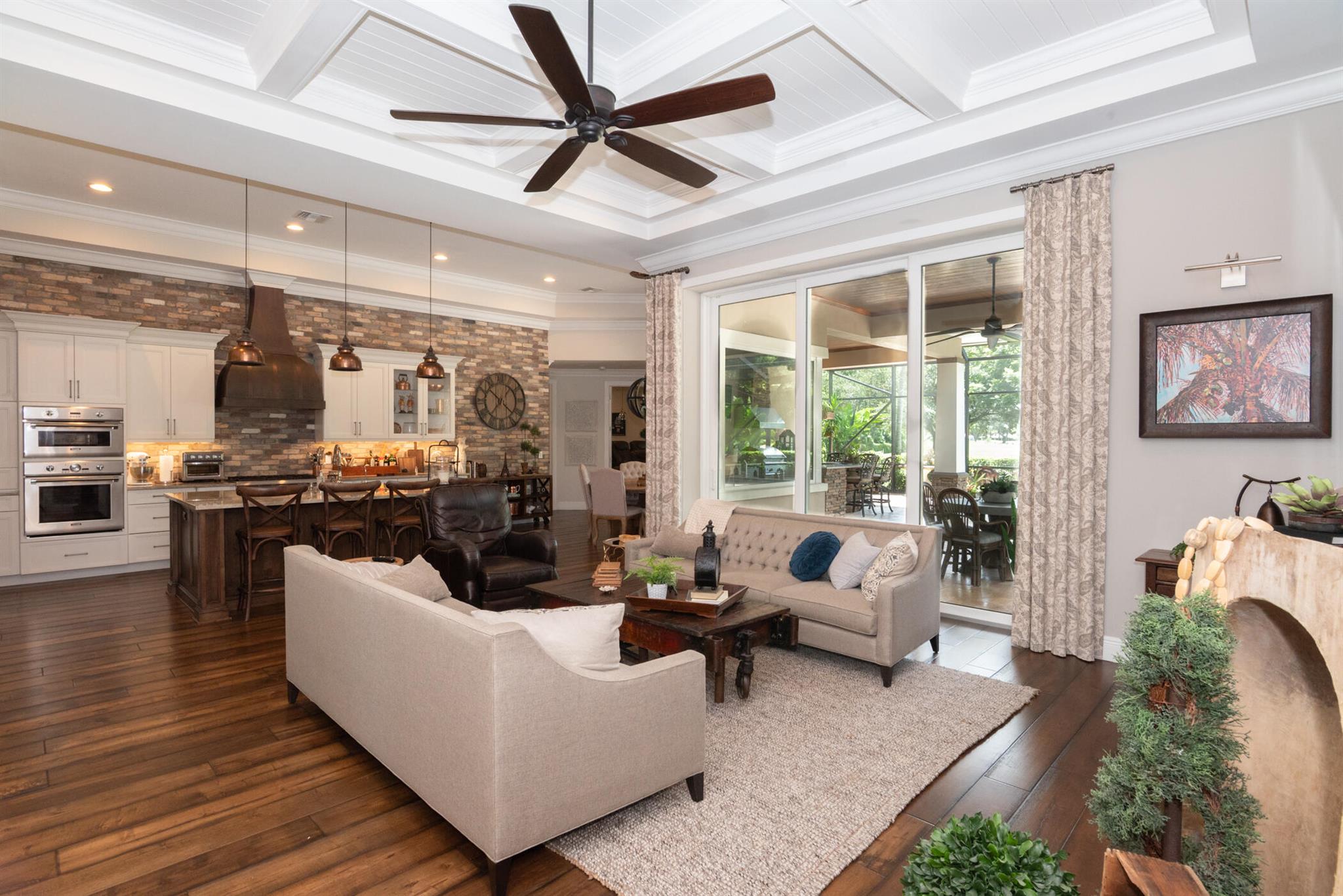 YACHT & COUNTRY CLUB OF S - Residential