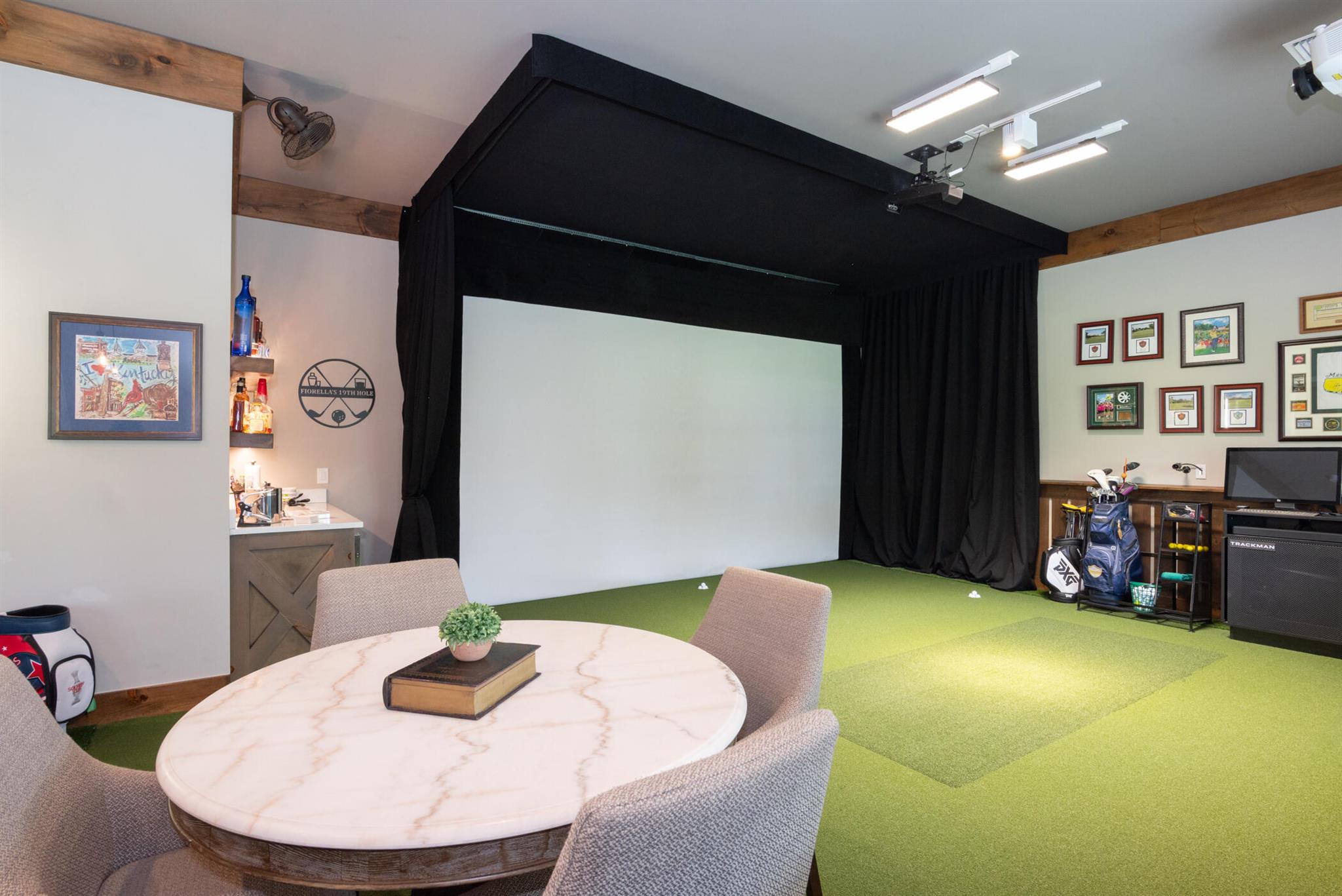 YACHT & COUNTRY CLUB OF S - Residential