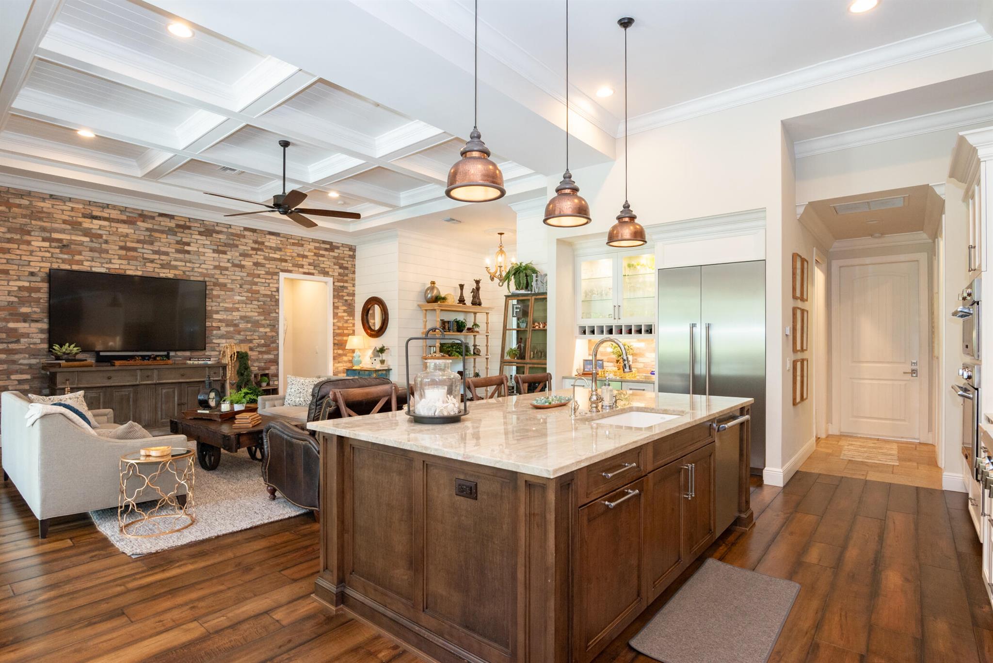 YACHT & COUNTRY CLUB OF S - Residential