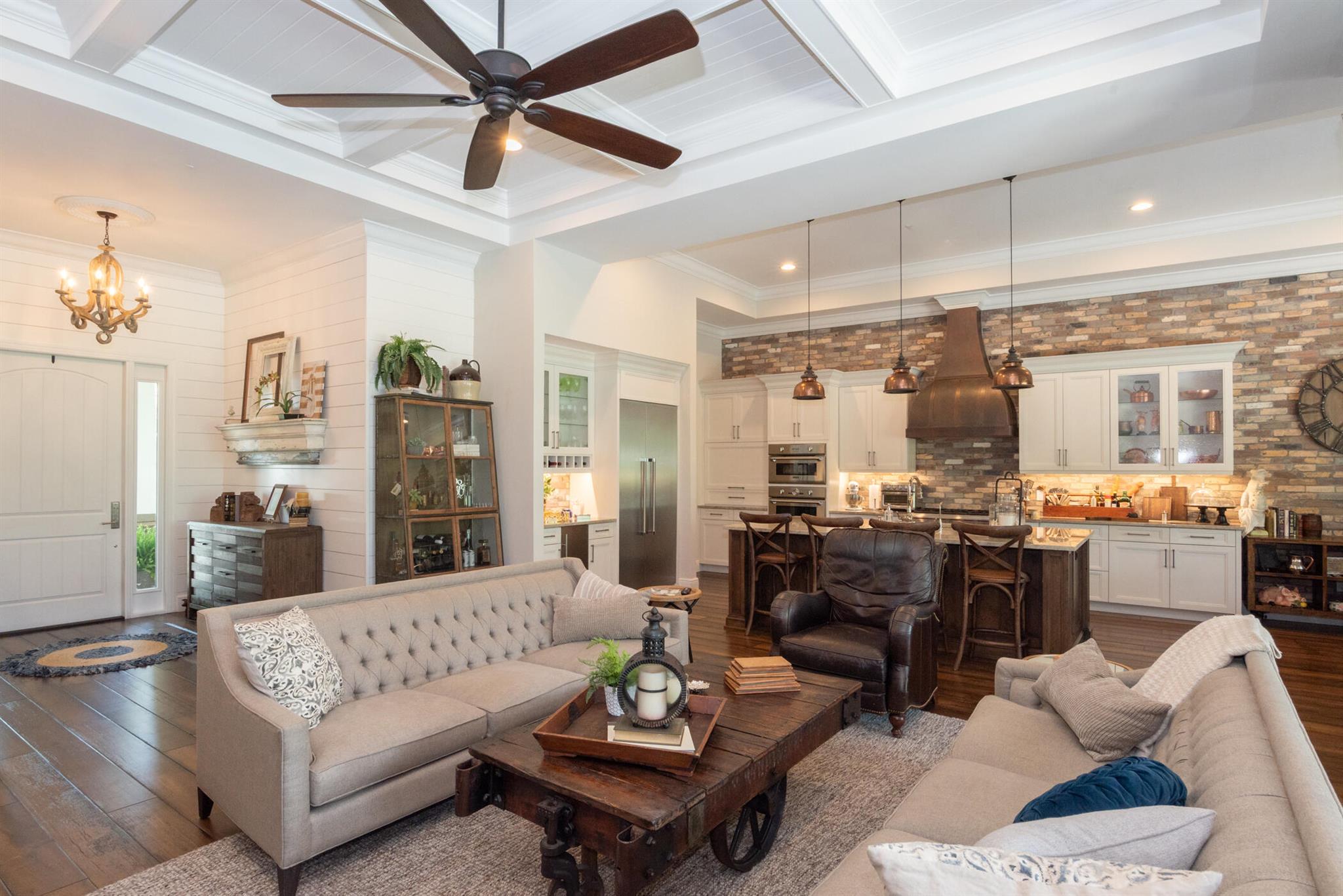 YACHT & COUNTRY CLUB OF S - Residential