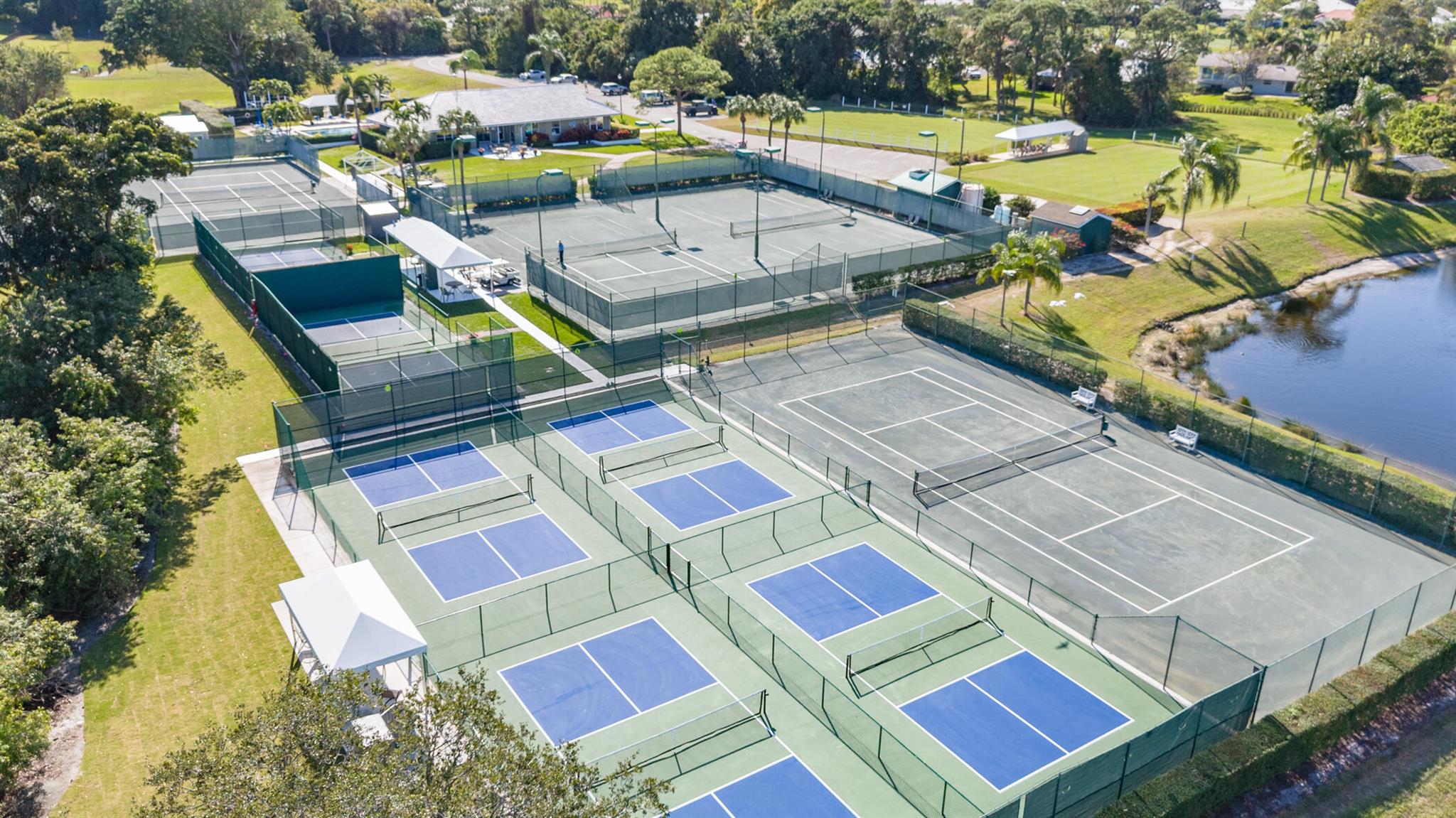 YACHT & COUNTRY CLUB OF S - Residential