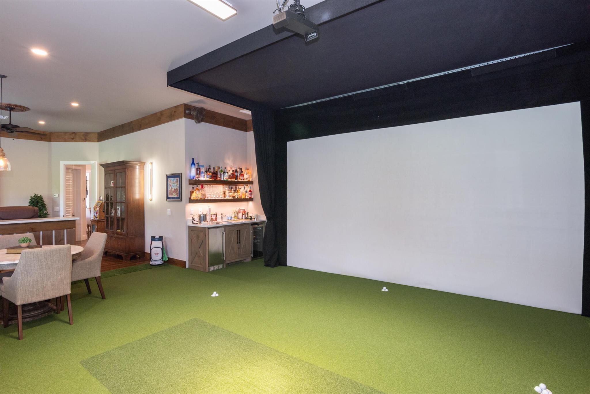 YACHT & COUNTRY CLUB OF S - Residential