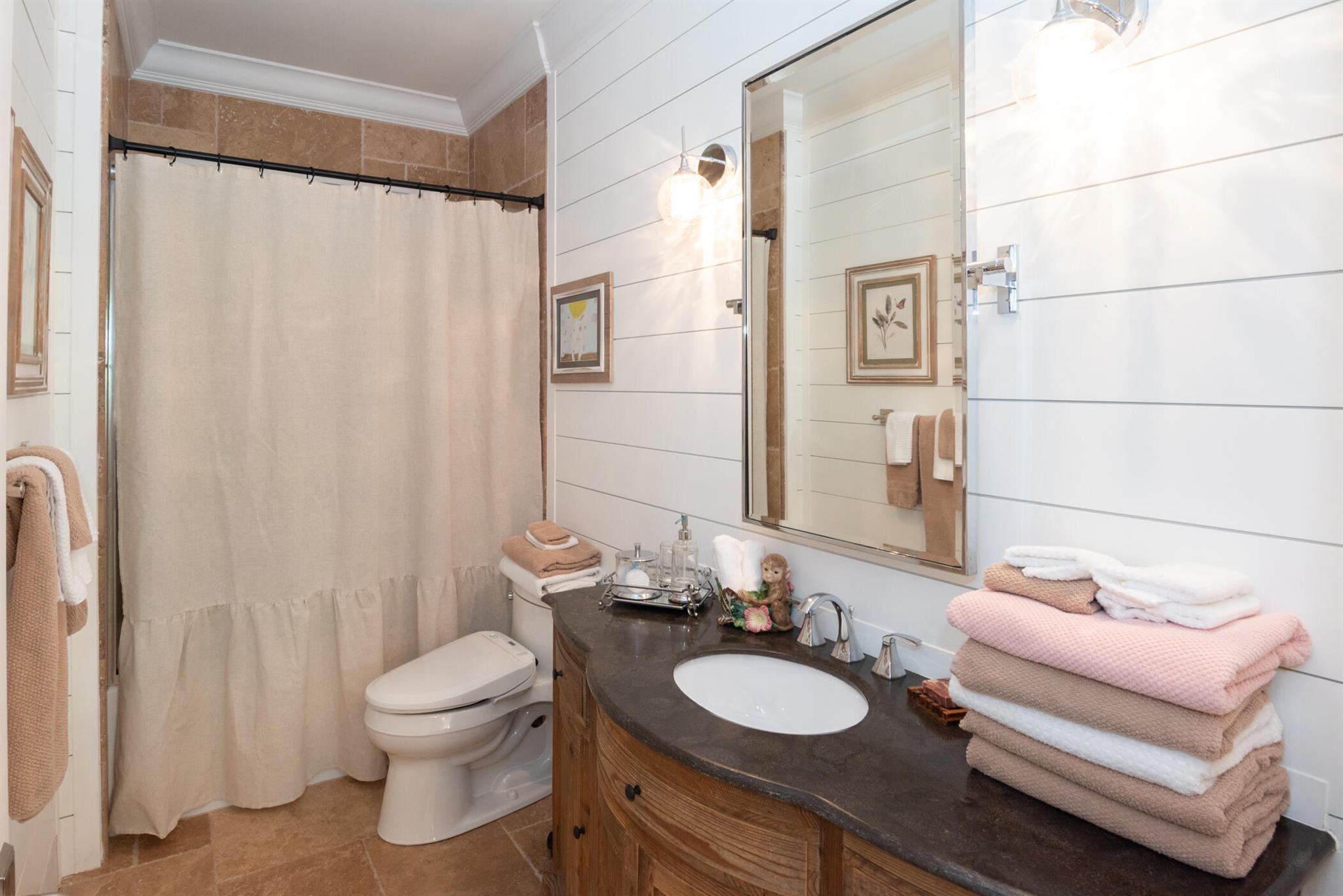 YACHT & COUNTRY CLUB OF S - Residential