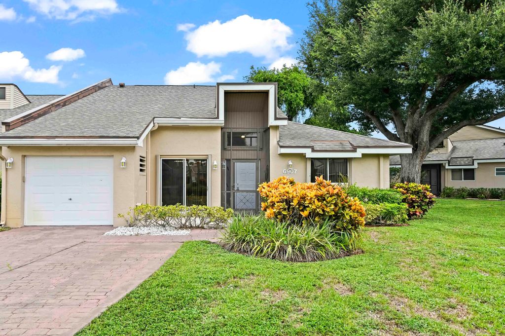 Photo of 6907 Fountains Circle, Lake Worth, FL 33467 (MLS # R11120984)