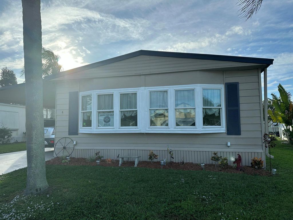 Photo of 4 Montilla Way, Port Saint Lucie, FL 34952 (MLS # R11086204)
