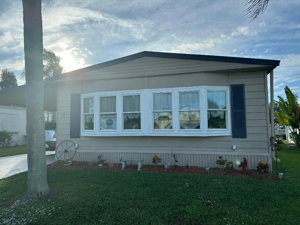Photo of 4 Montilla Way, Port Saint Lucie, FL 34952 (MLS # R11086204)