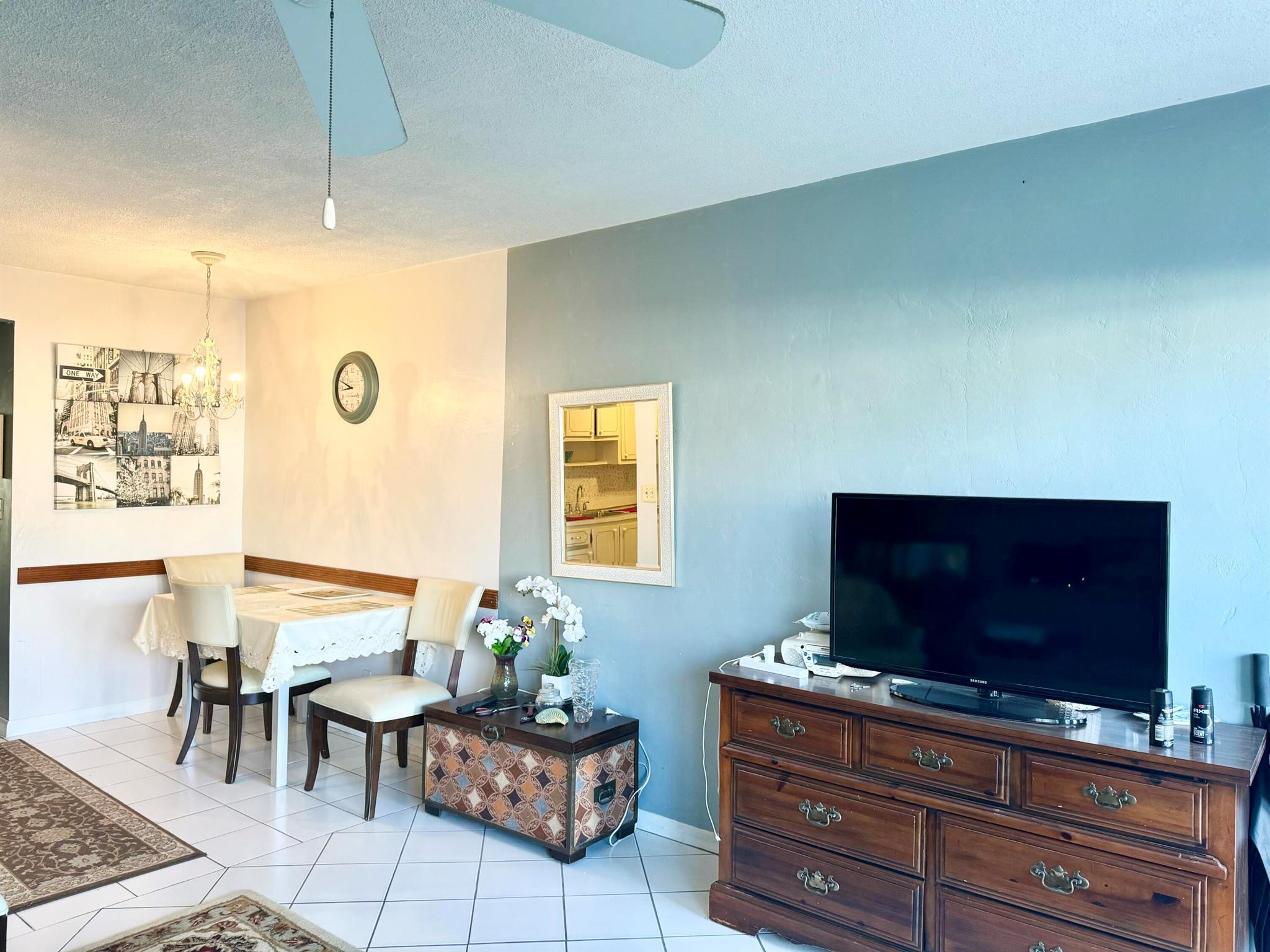 LAKESIDE POINT APT 6 COND - Residential Lease