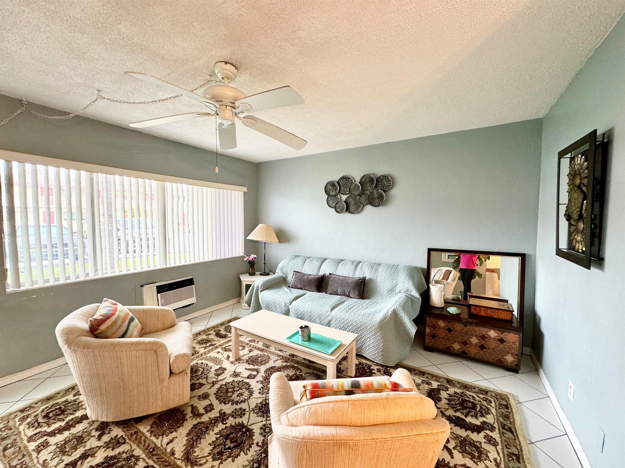 LAKESIDE POINT APT 6 COND - Residential Lease