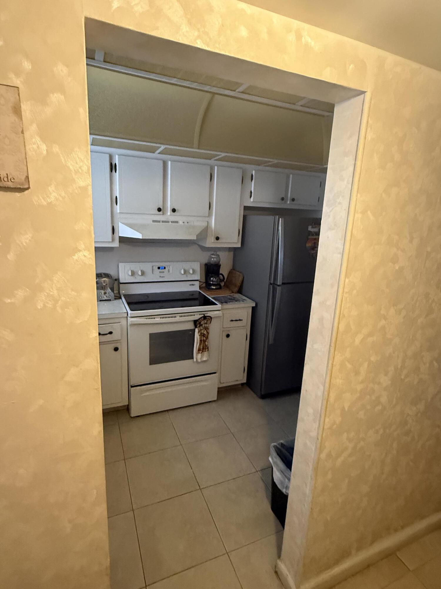 SUNRISE LAKES 31 CONDO - Residential