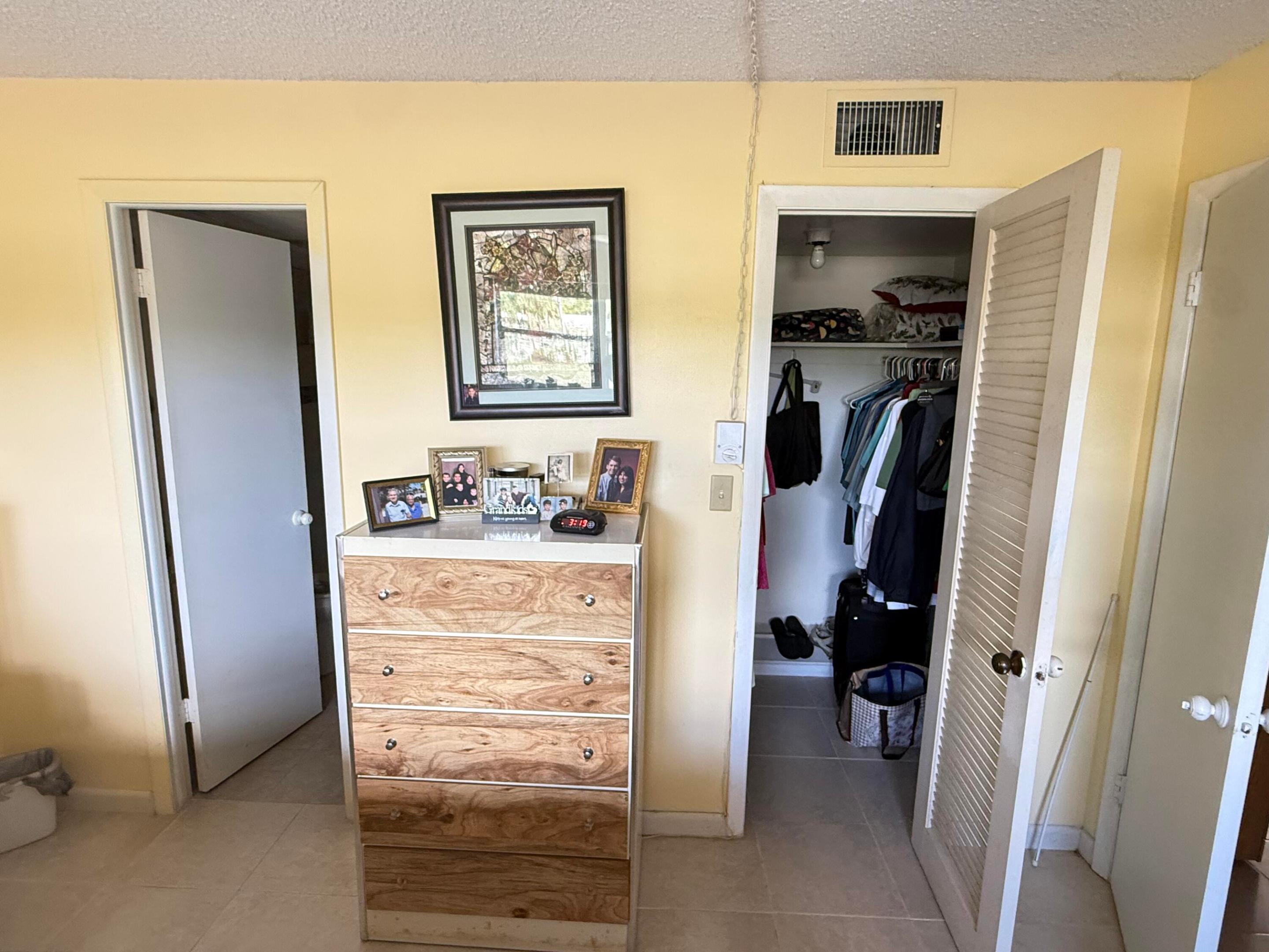 SUNRISE LAKES 31 CONDO - Residential