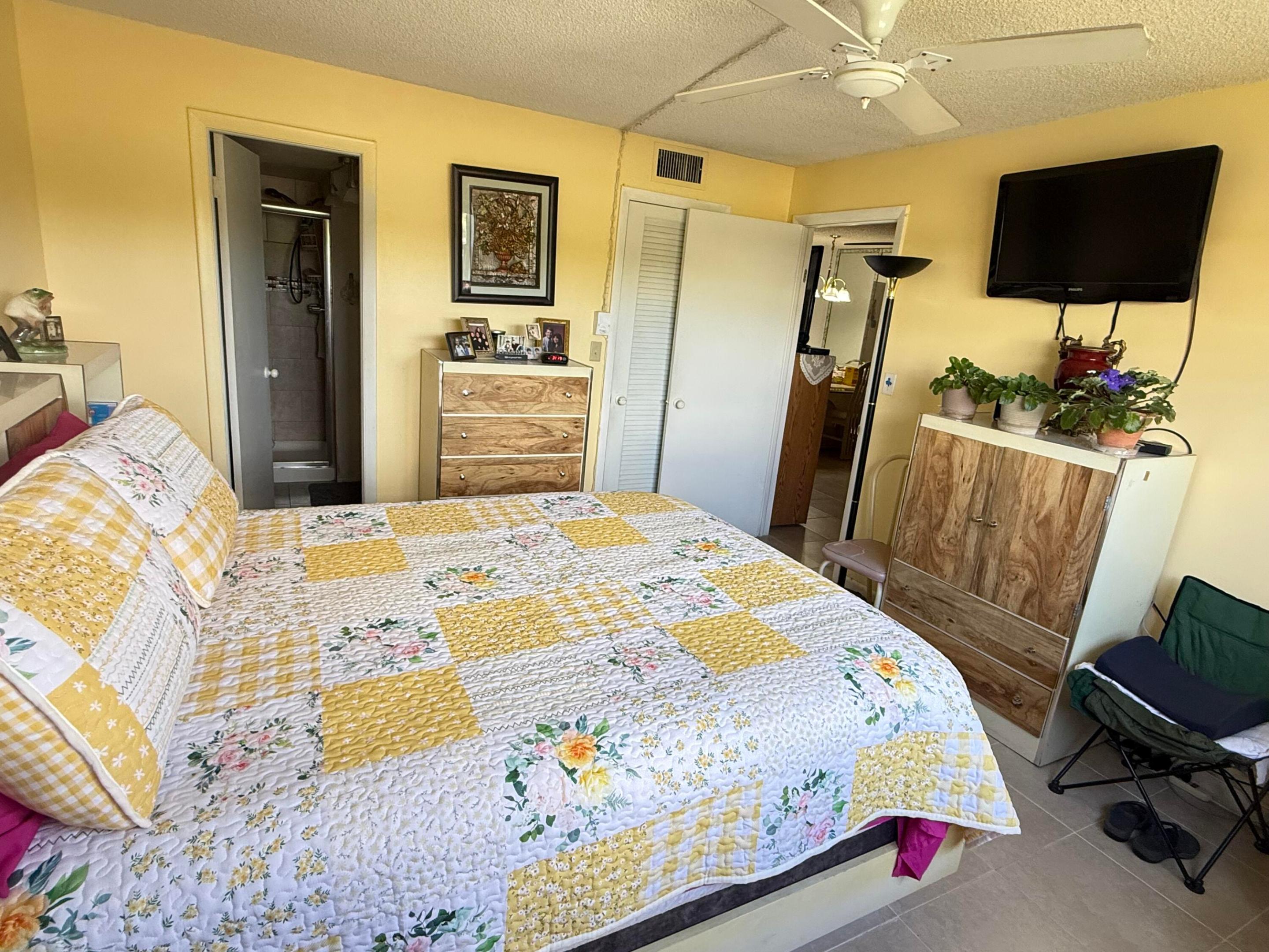 SUNRISE LAKES 31 CONDO - Residential