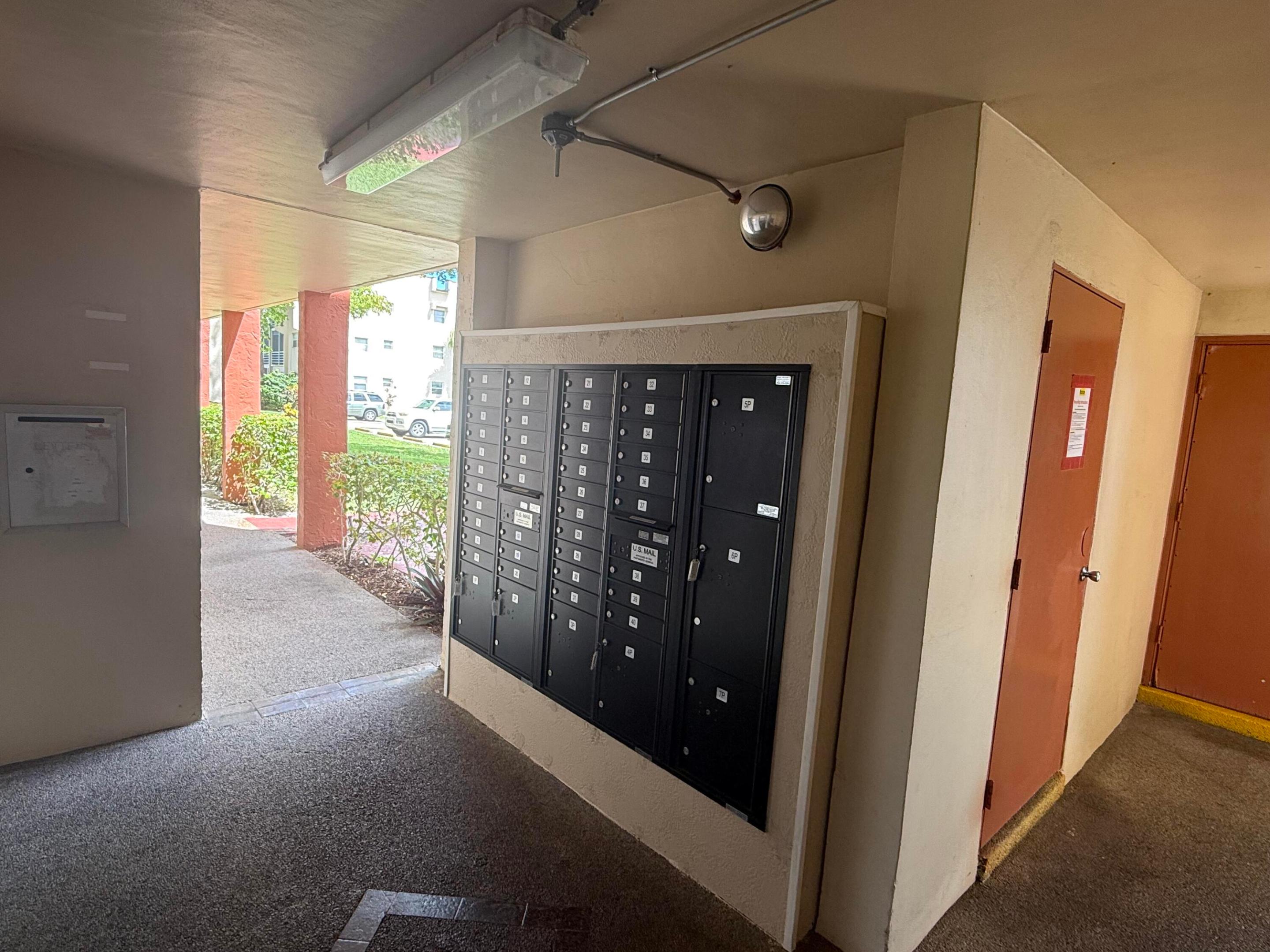 SUNRISE LAKES 31 CONDO - Residential