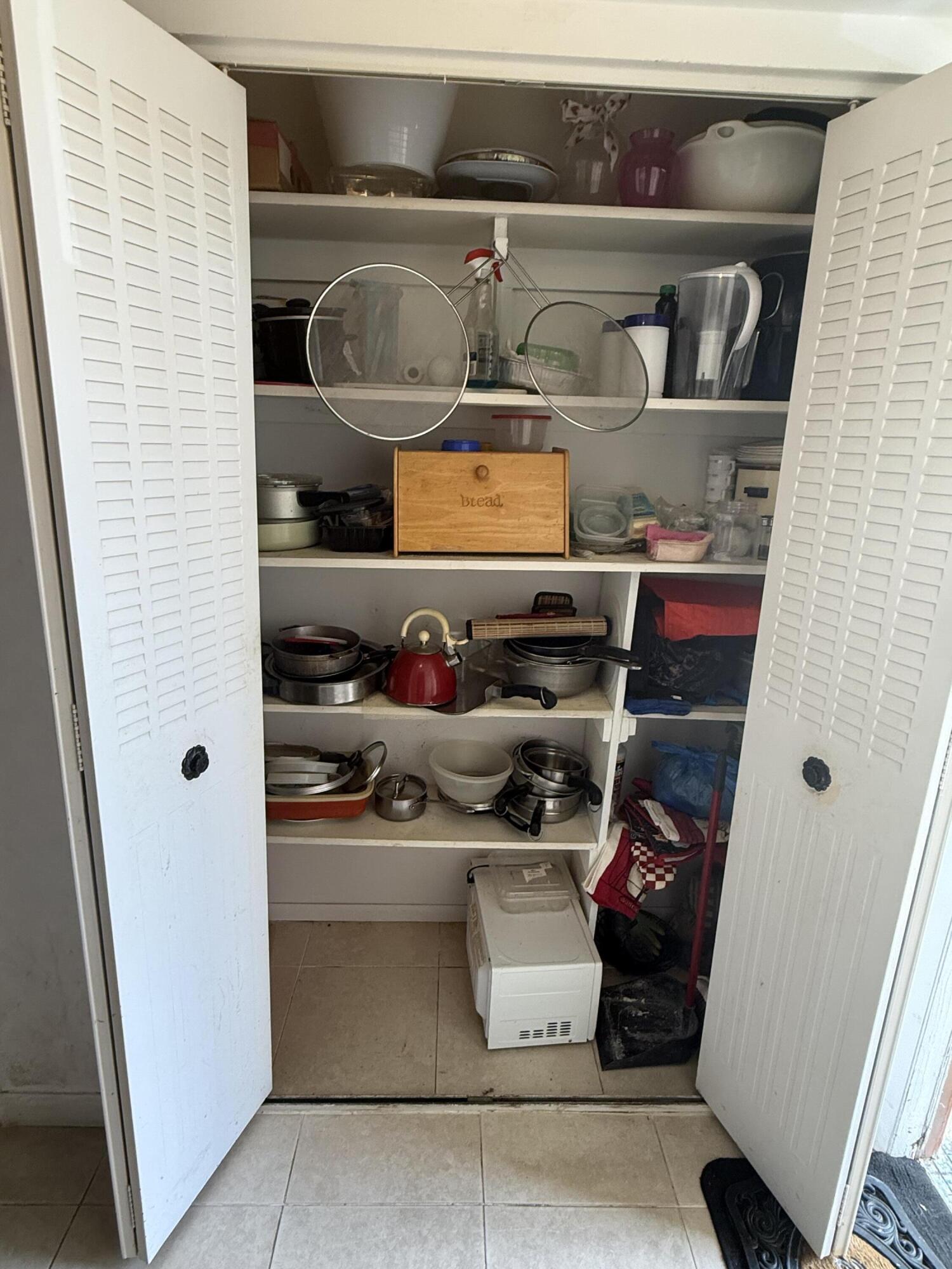 SUNRISE LAKES 31 CONDO - Residential