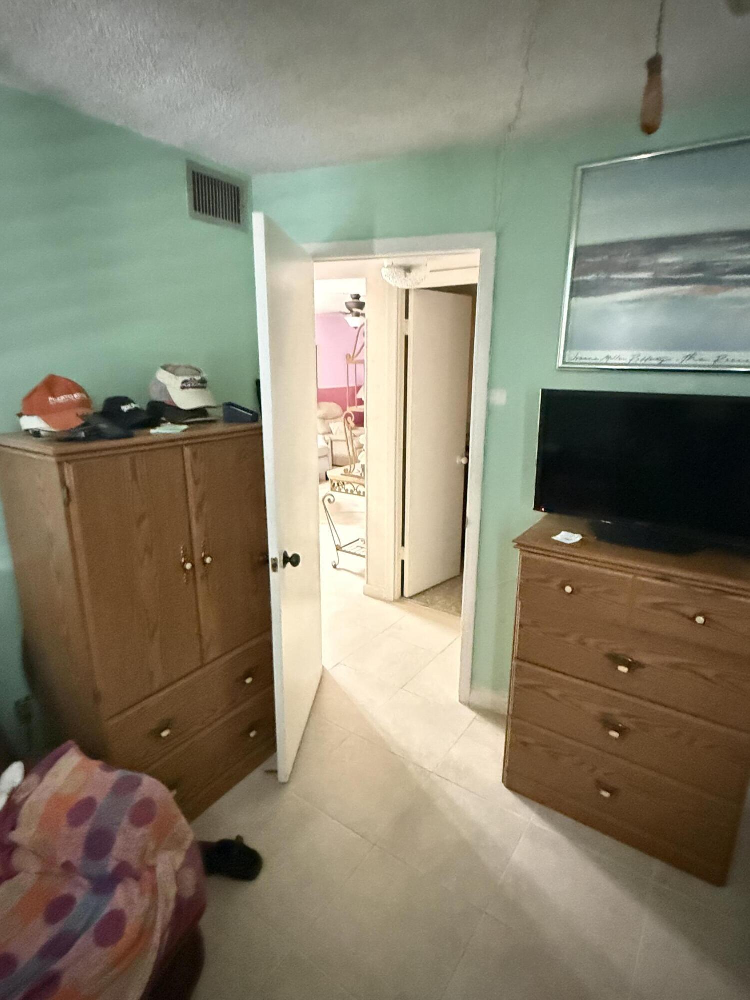 SUNRISE LAKES 31 CONDO - Residential