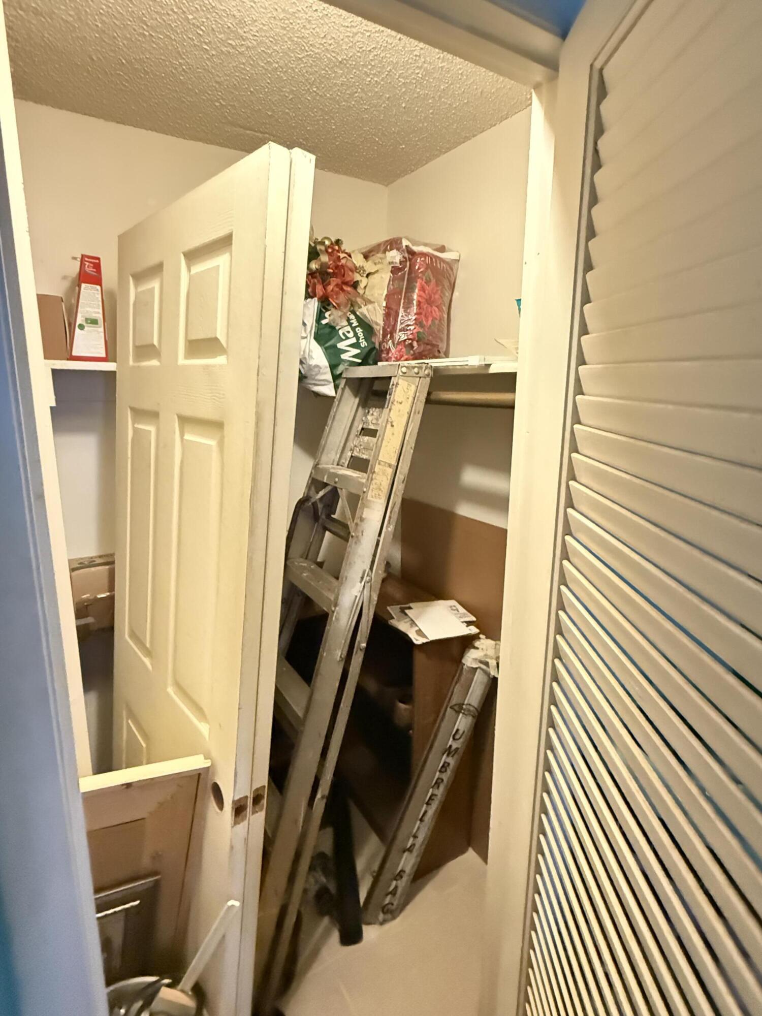 SUNRISE LAKES 31 CONDO - Residential