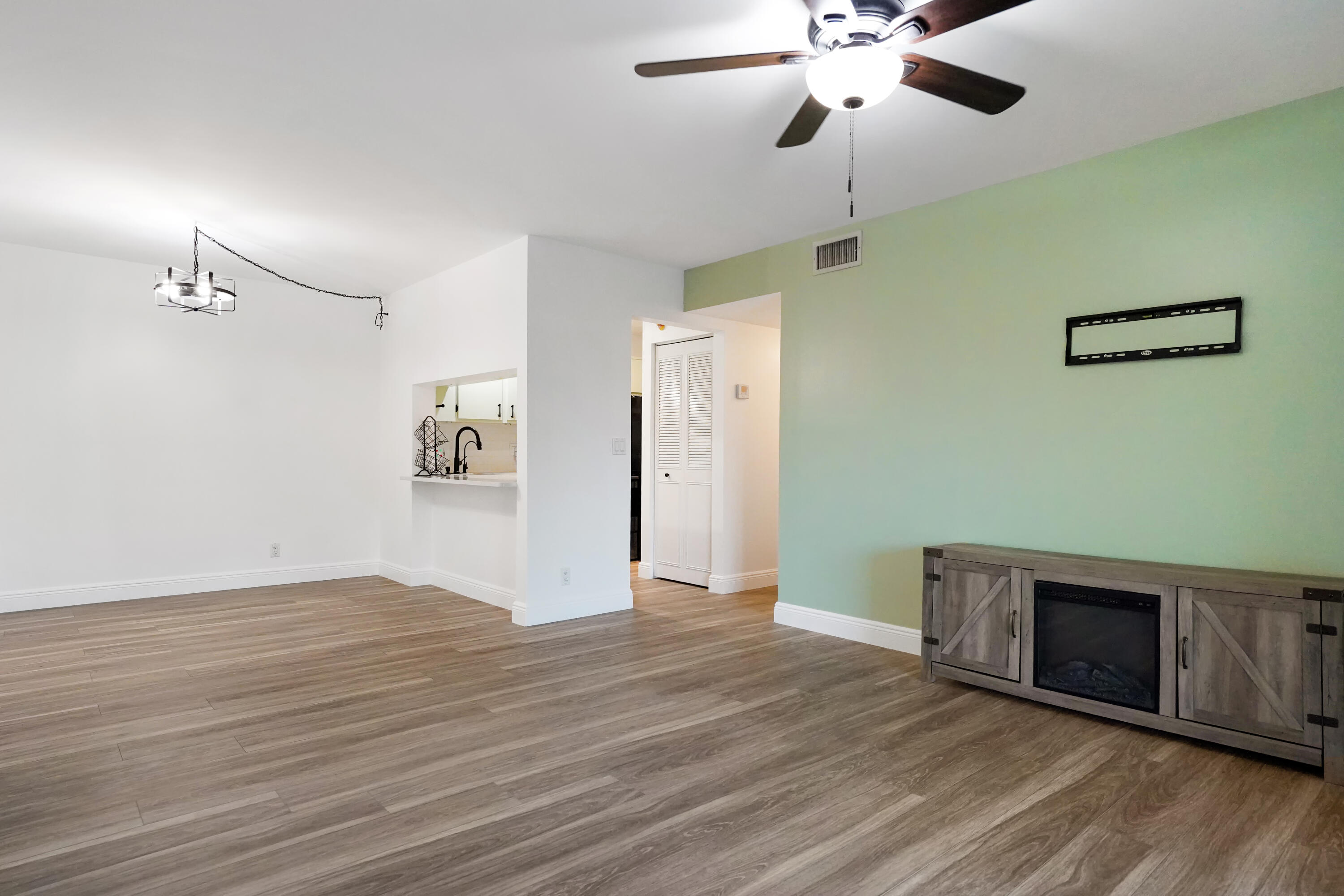 PINE RIDGE NORTH II CONDO - Residential Lease