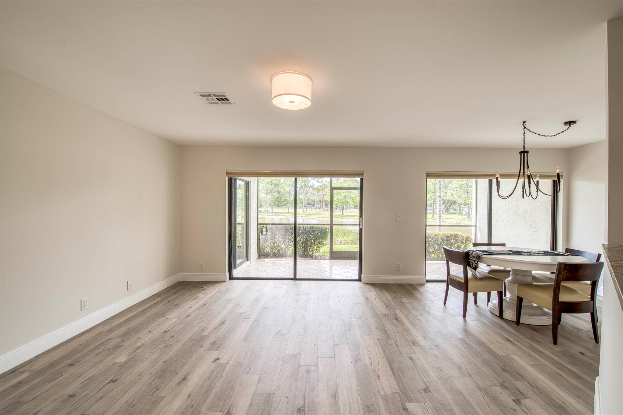 6 E Lexington Lane C