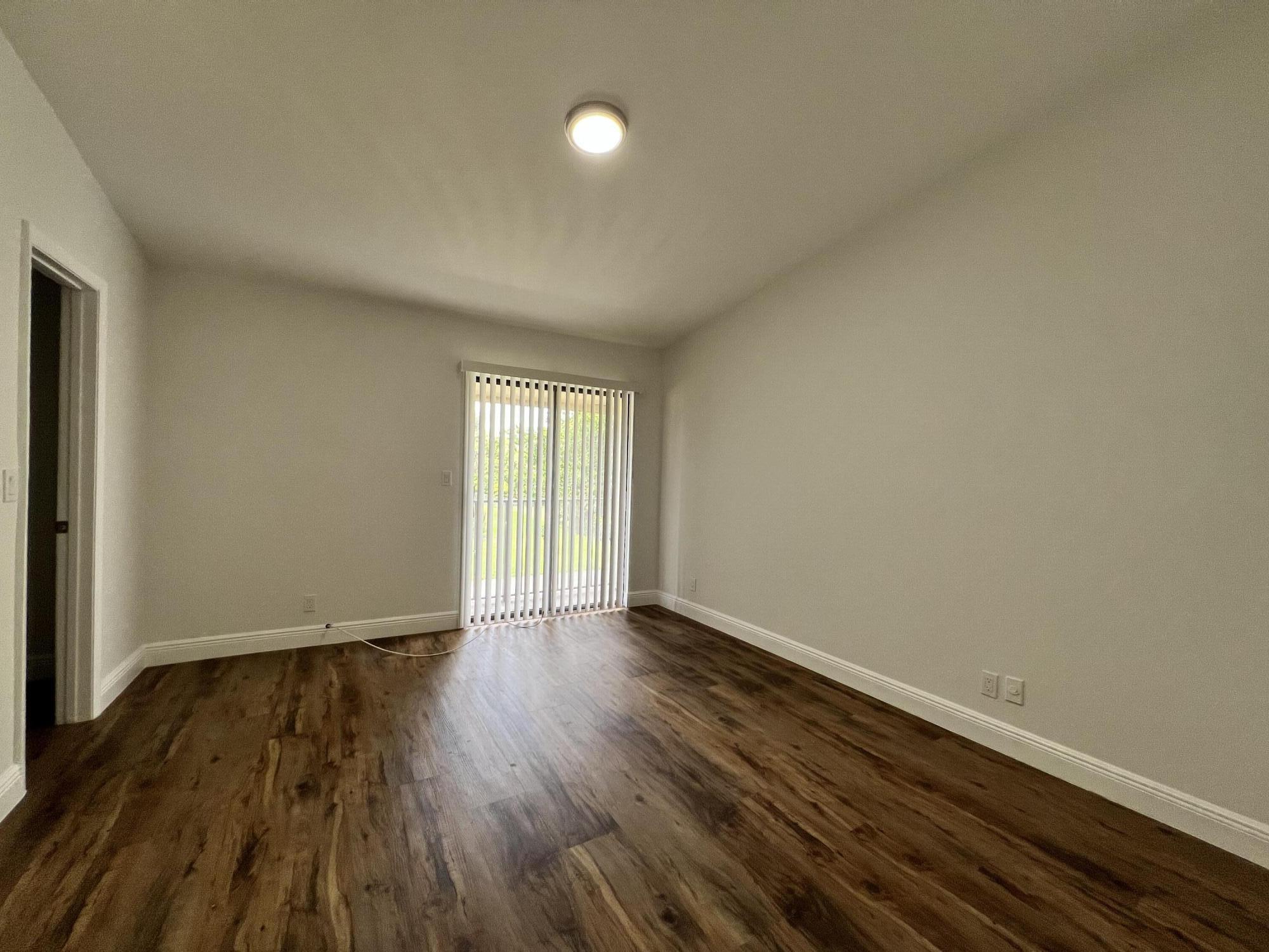 COUNTRY CLUB TOWNHOMES CONDO - Residential Lease