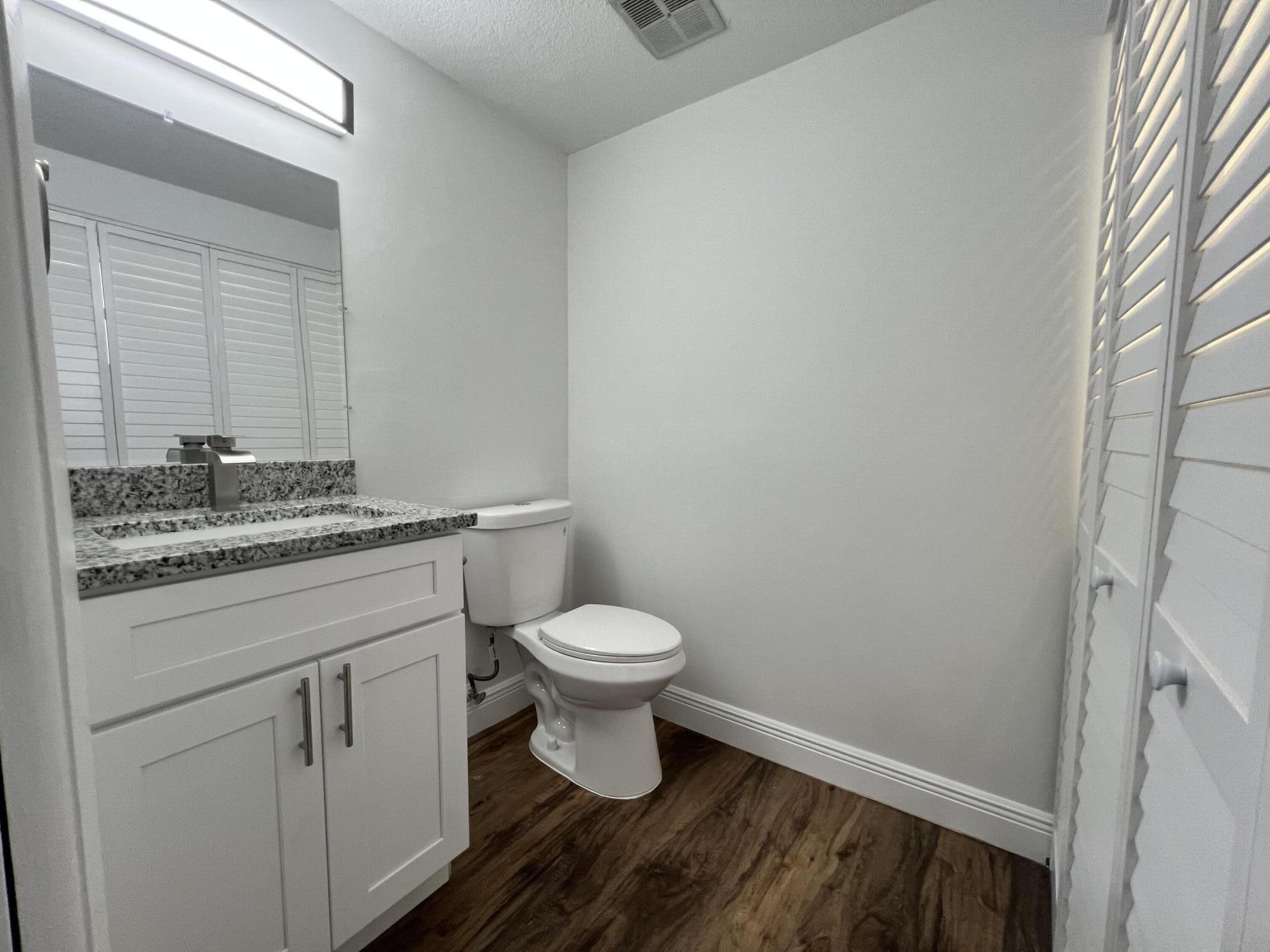 COUNTRY CLUB TOWNHOMES CONDO - Residential Lease