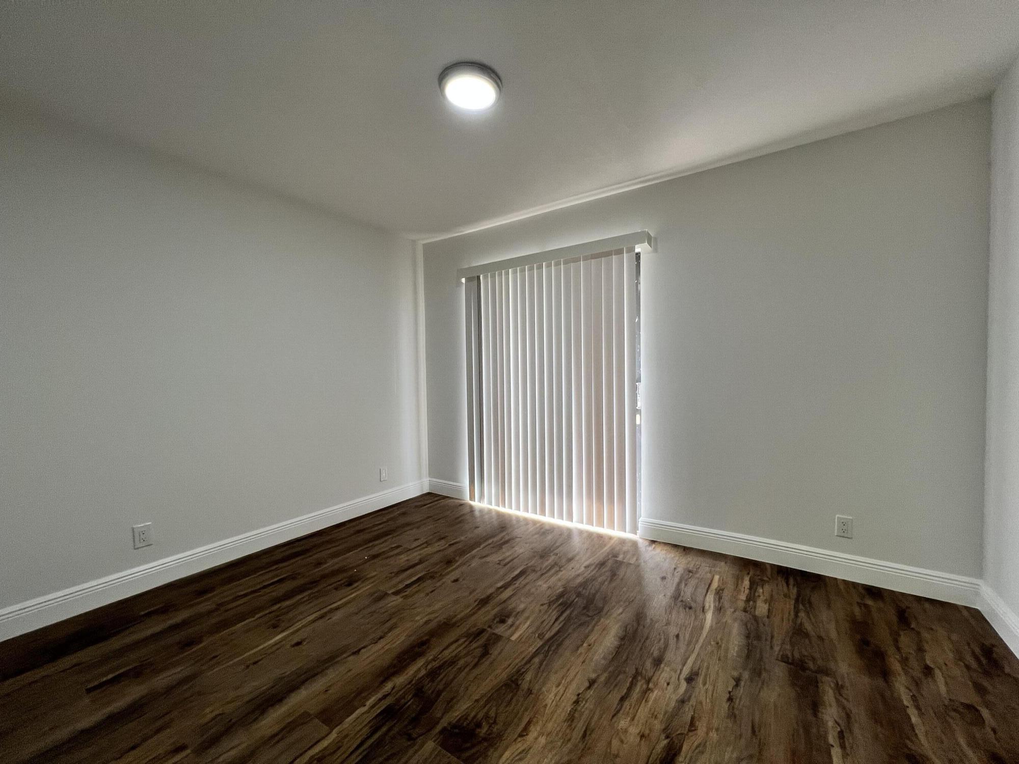 COUNTRY CLUB TOWNHOMES CONDO - Residential Lease