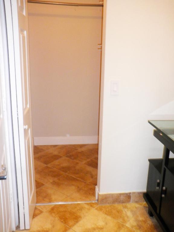 WINDWOOD UNIT I - Residential Lease