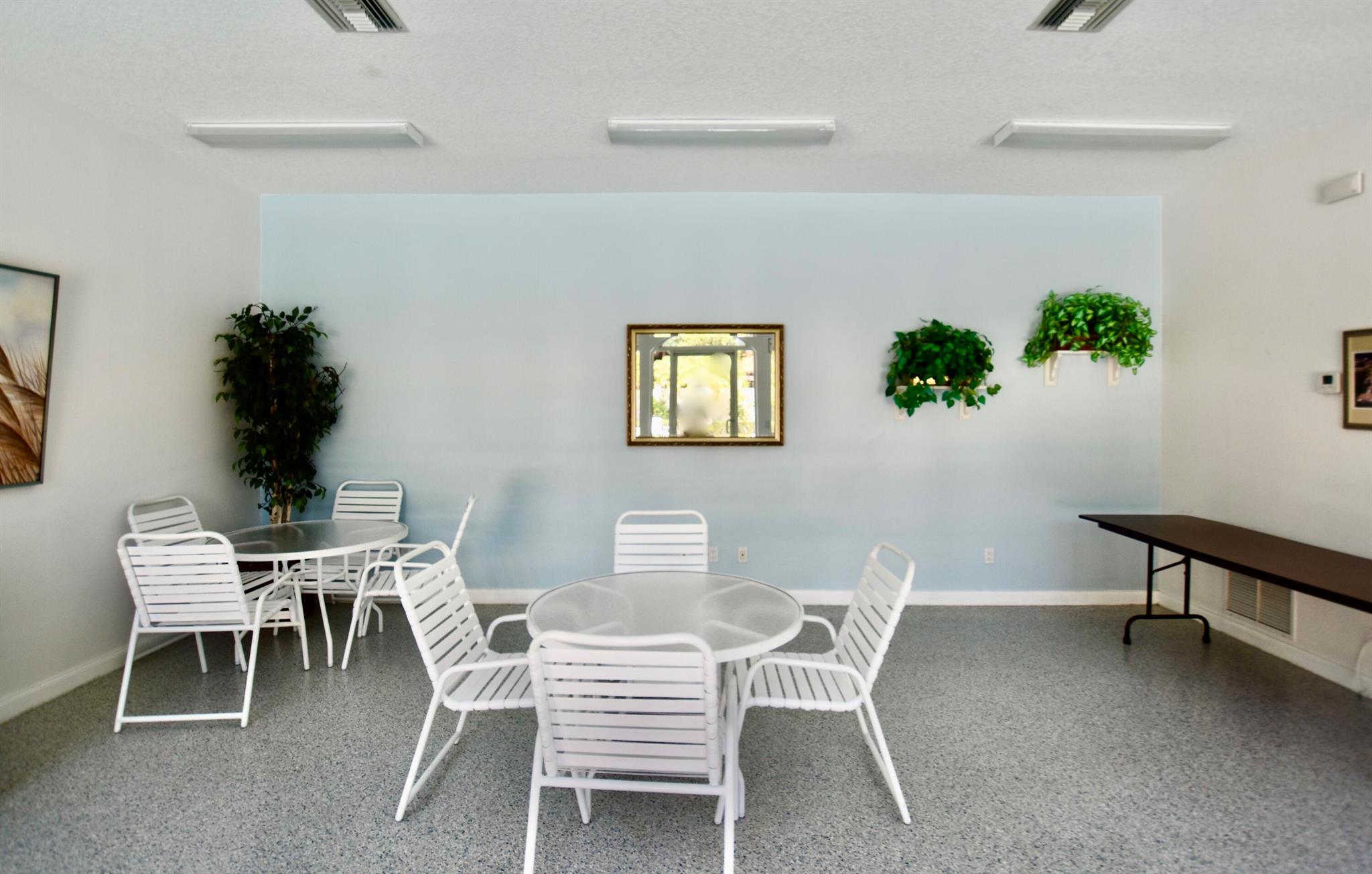 TEQUESTA OAKS - Residential