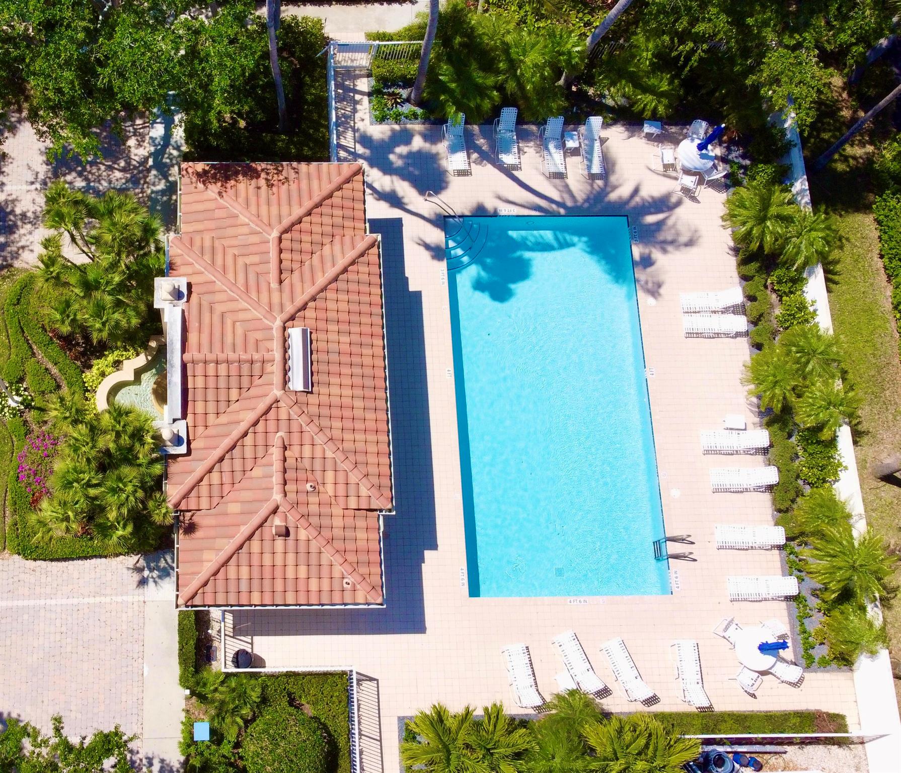TEQUESTA OAKS - Residential