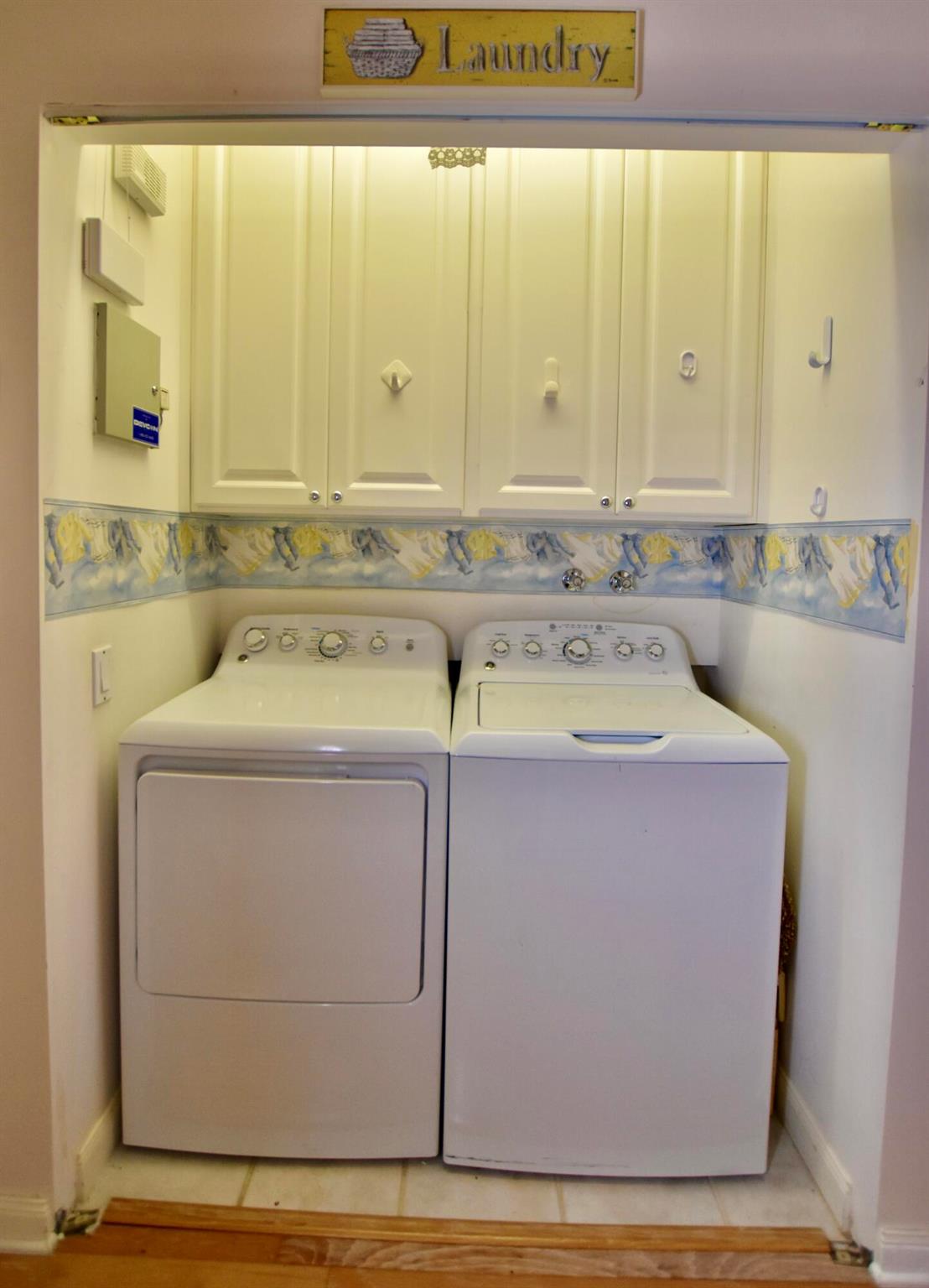 TEQUESTA OAKS - Residential