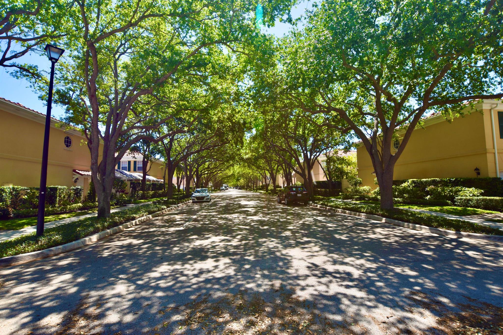 TEQUESTA OAKS - Residential