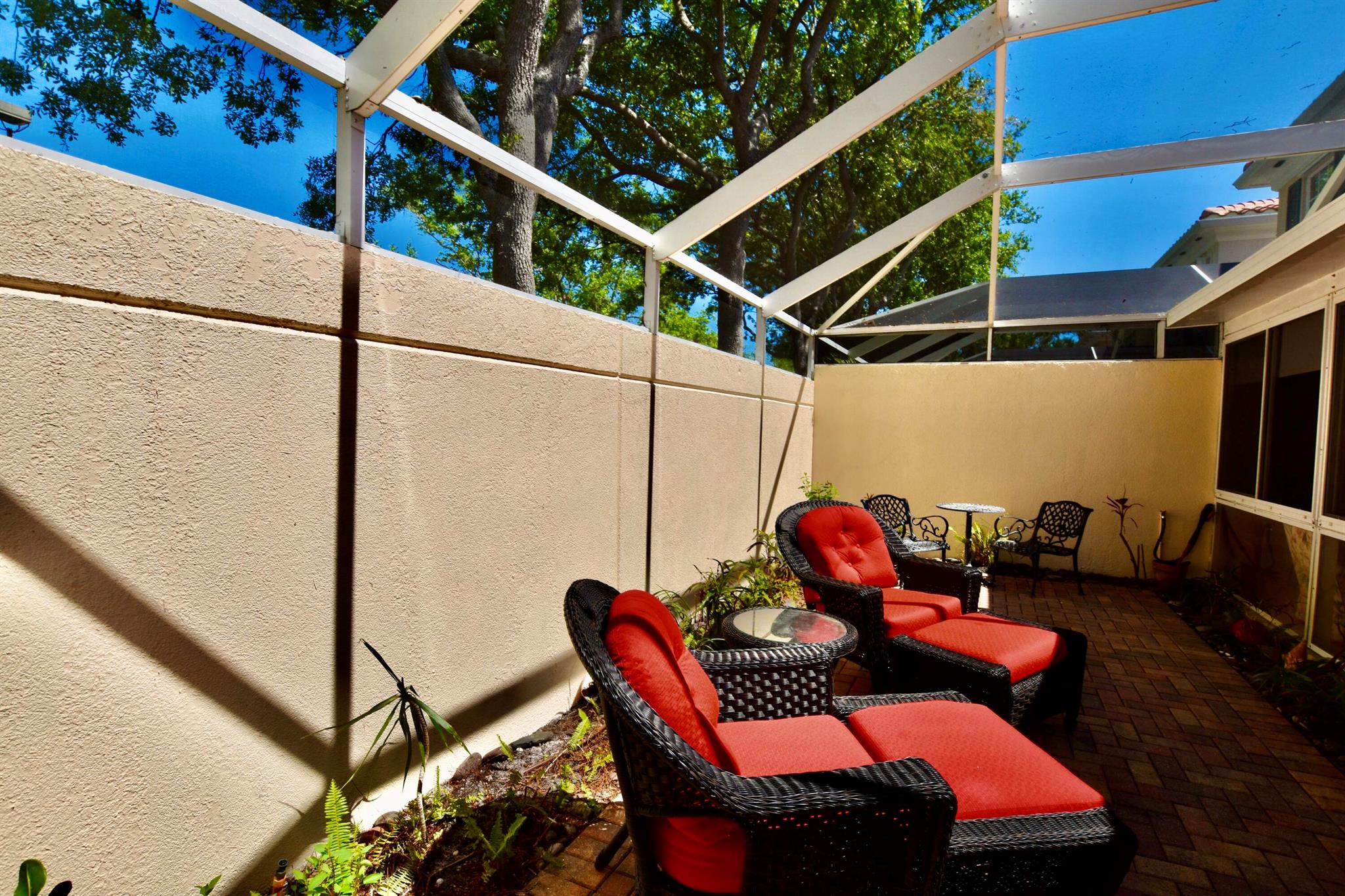 TEQUESTA OAKS - Residential