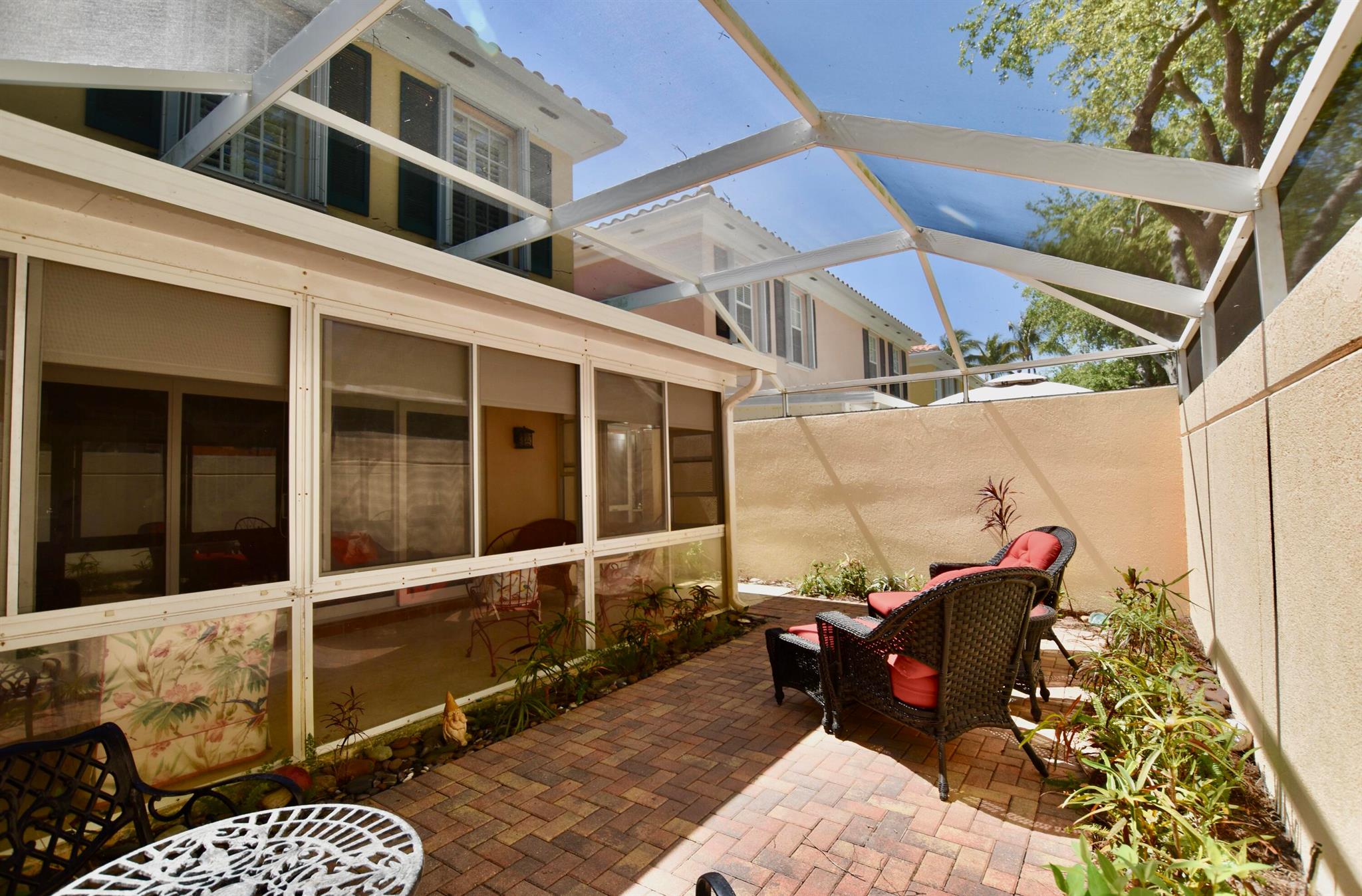 TEQUESTA OAKS - Residential