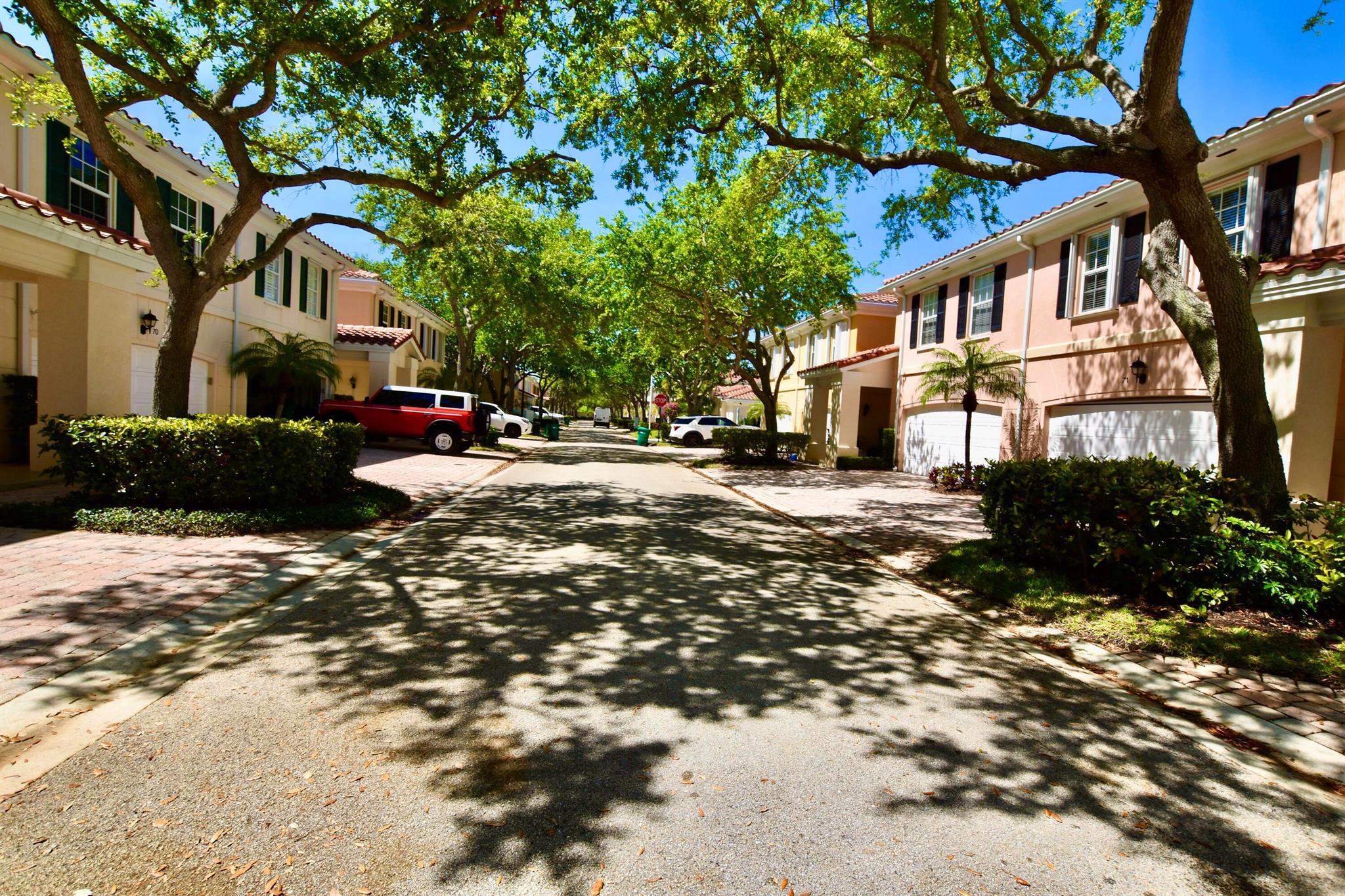 TEQUESTA OAKS - Residential
