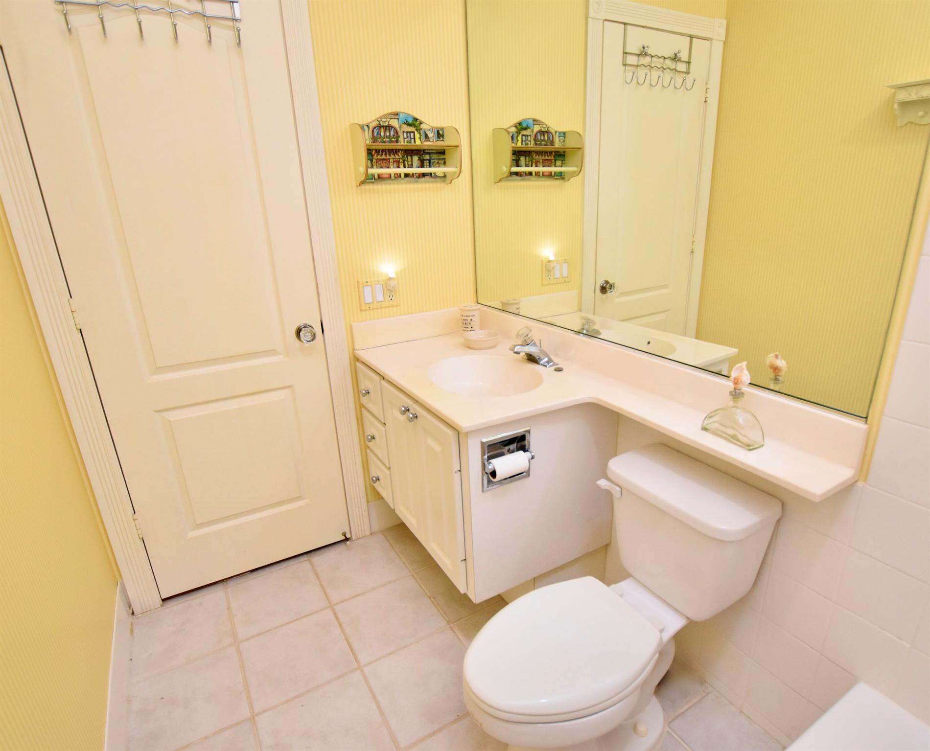 TEQUESTA OAKS - Residential