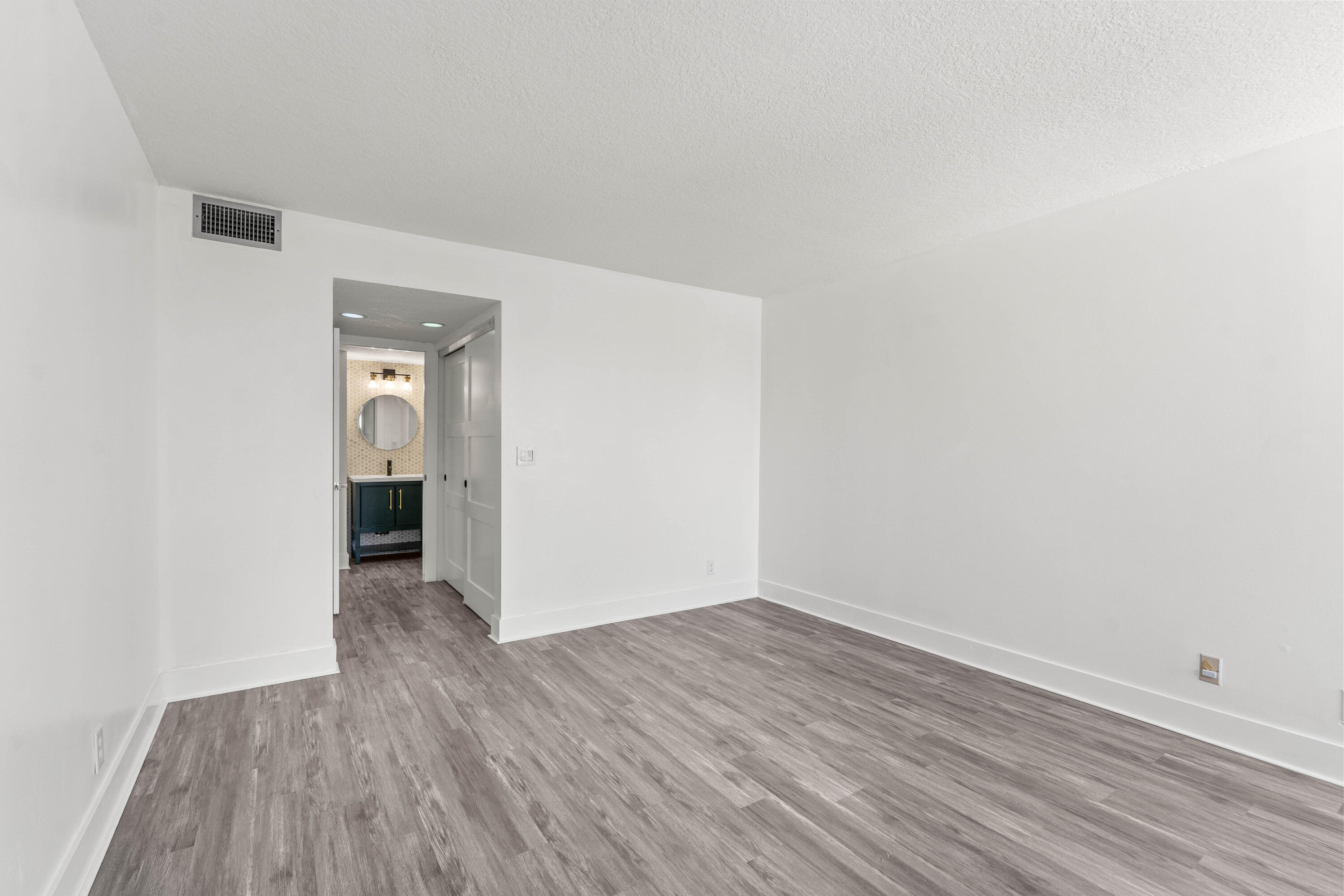RIVEREDGE CONDO - Residential