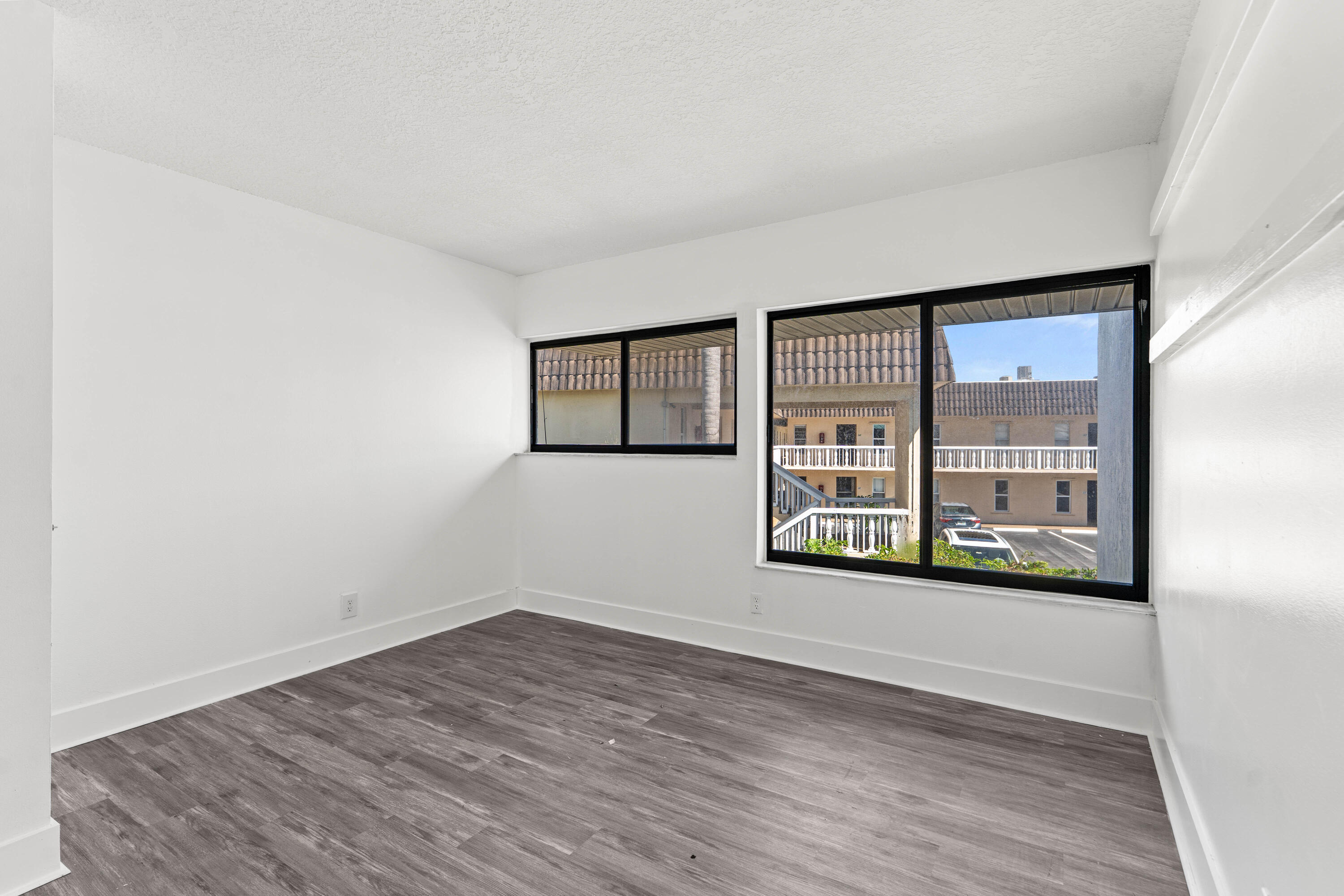 RIVEREDGE CONDO - Residential