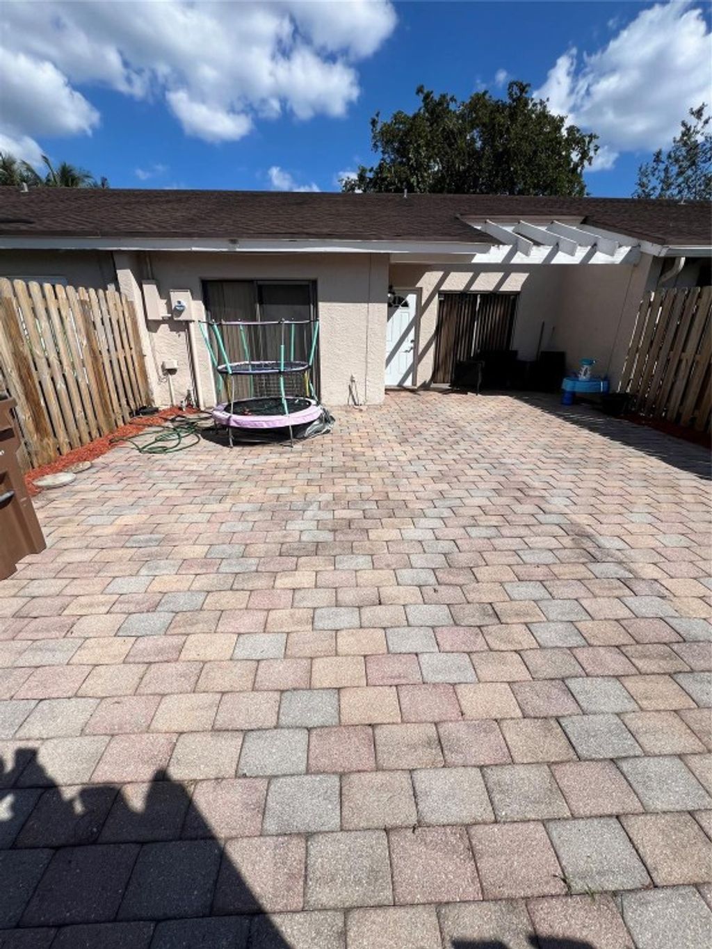 Photo of 5024 E Lakes Drive, Deerfield Beach, FL 33064 (MLS # F10423510)