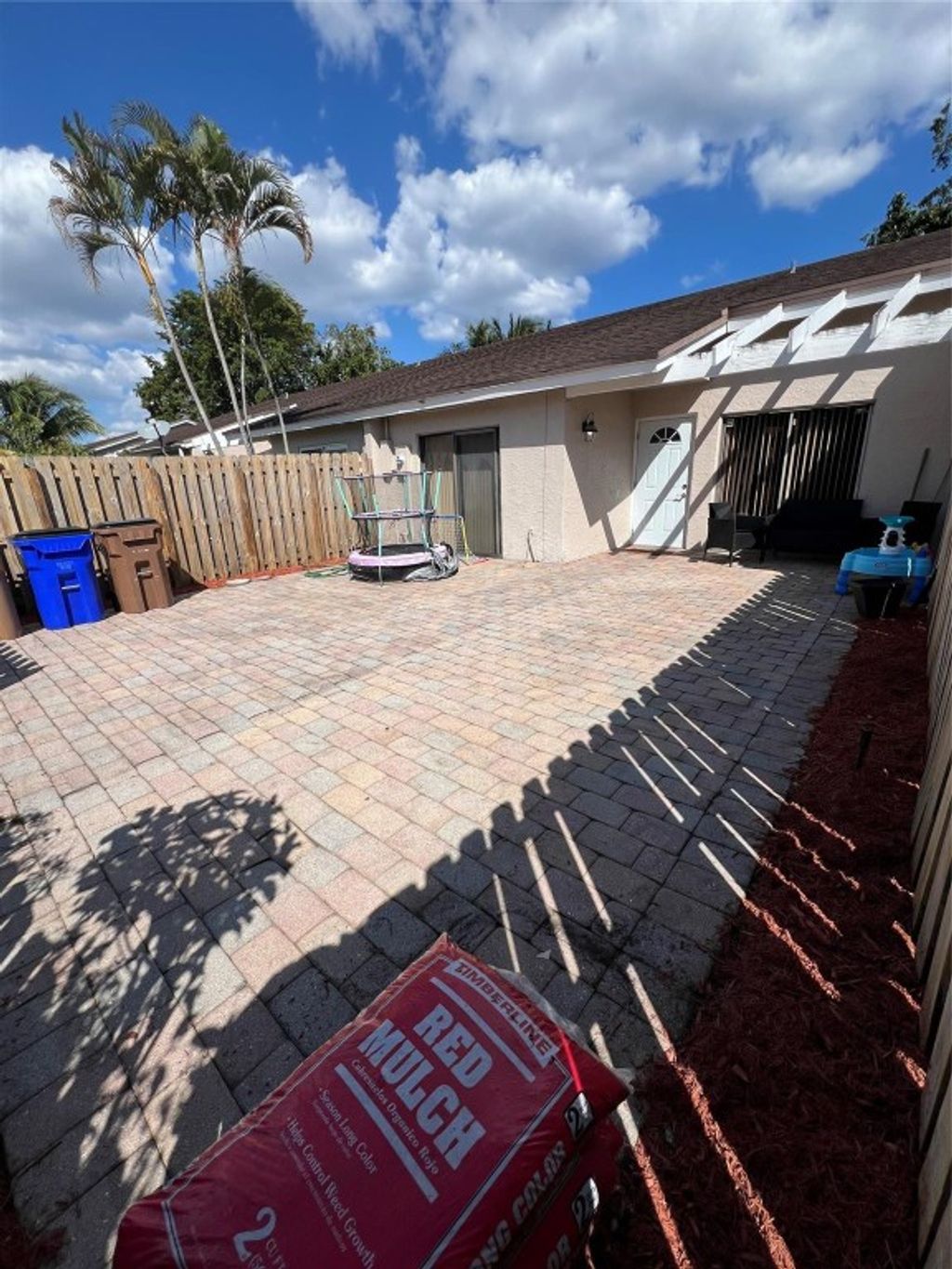 Photo of 5024 E Lakes Drive, Deerfield Beach, FL 33064 (MLS # F10423510)