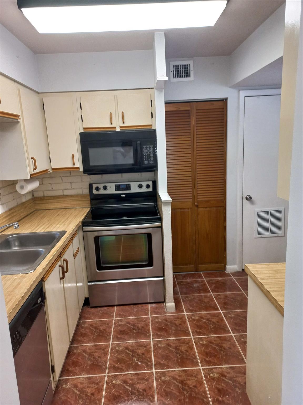 The Gardens North Eleven - Residential Lease