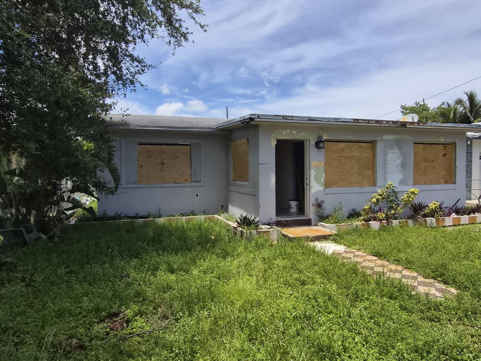 REO – Attention Investors!
Incredible opportunity with plenty of equity and upside potential. Property is being sold as-is – buyers are responsible for their own due diligence. Cash offers only with proof of funds required. Short inspection period. Seller will designate title agent.