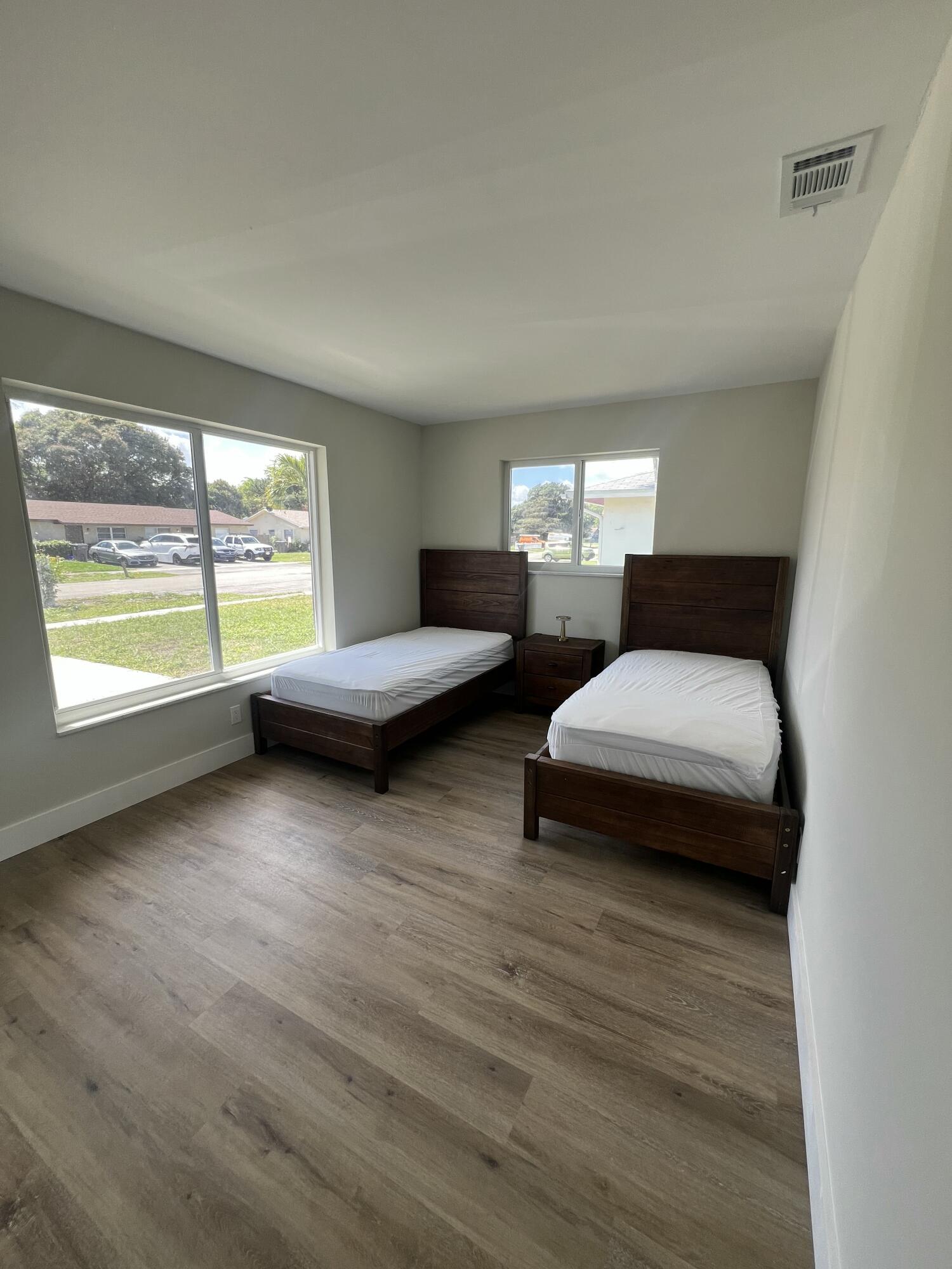 ROAN COURT - Residential Lease