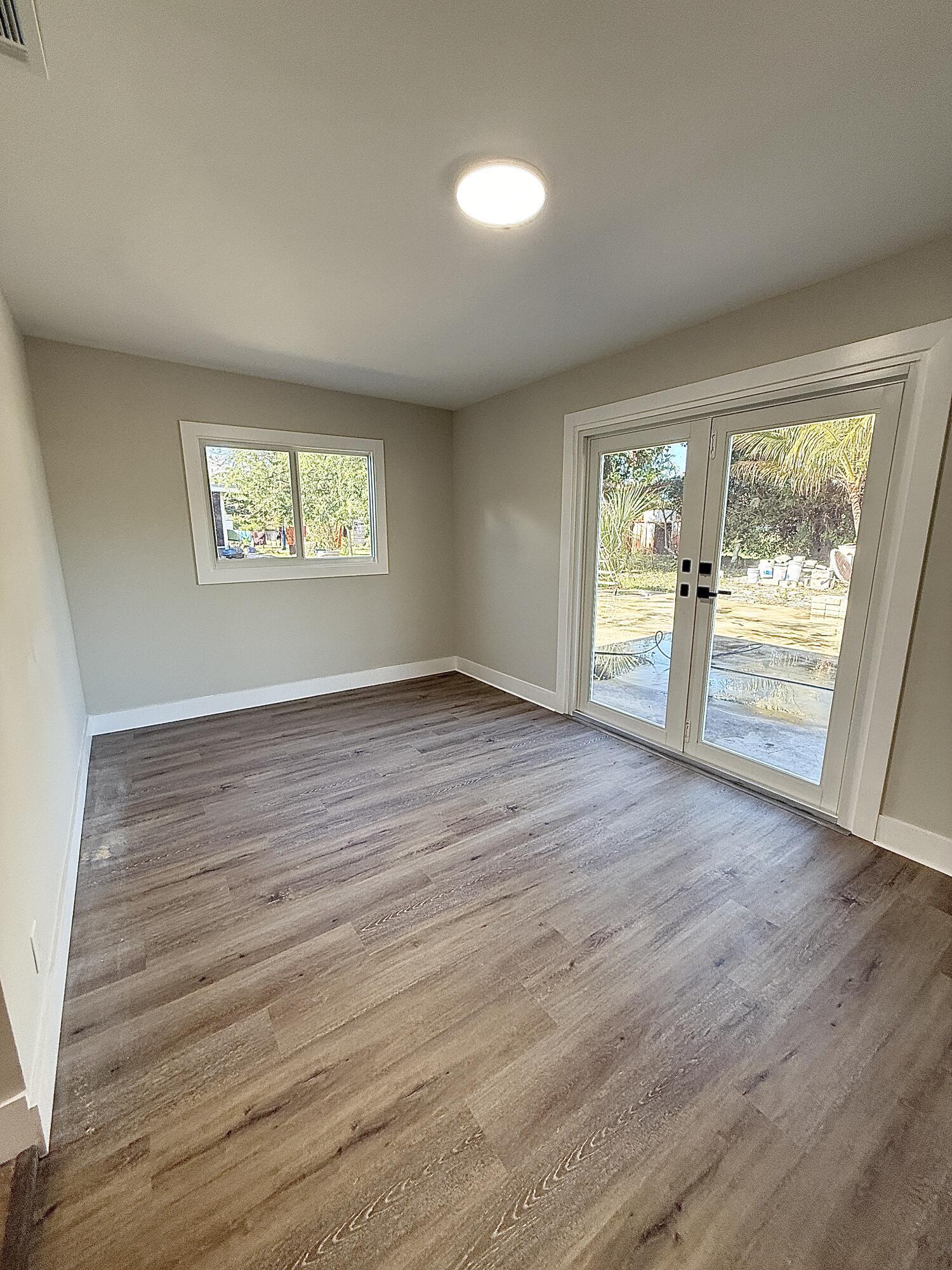 ROAN COURT - Residential Lease