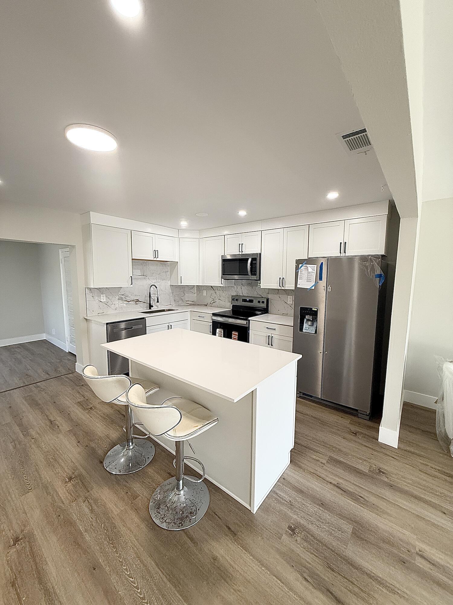 ROAN COURT - Residential Lease